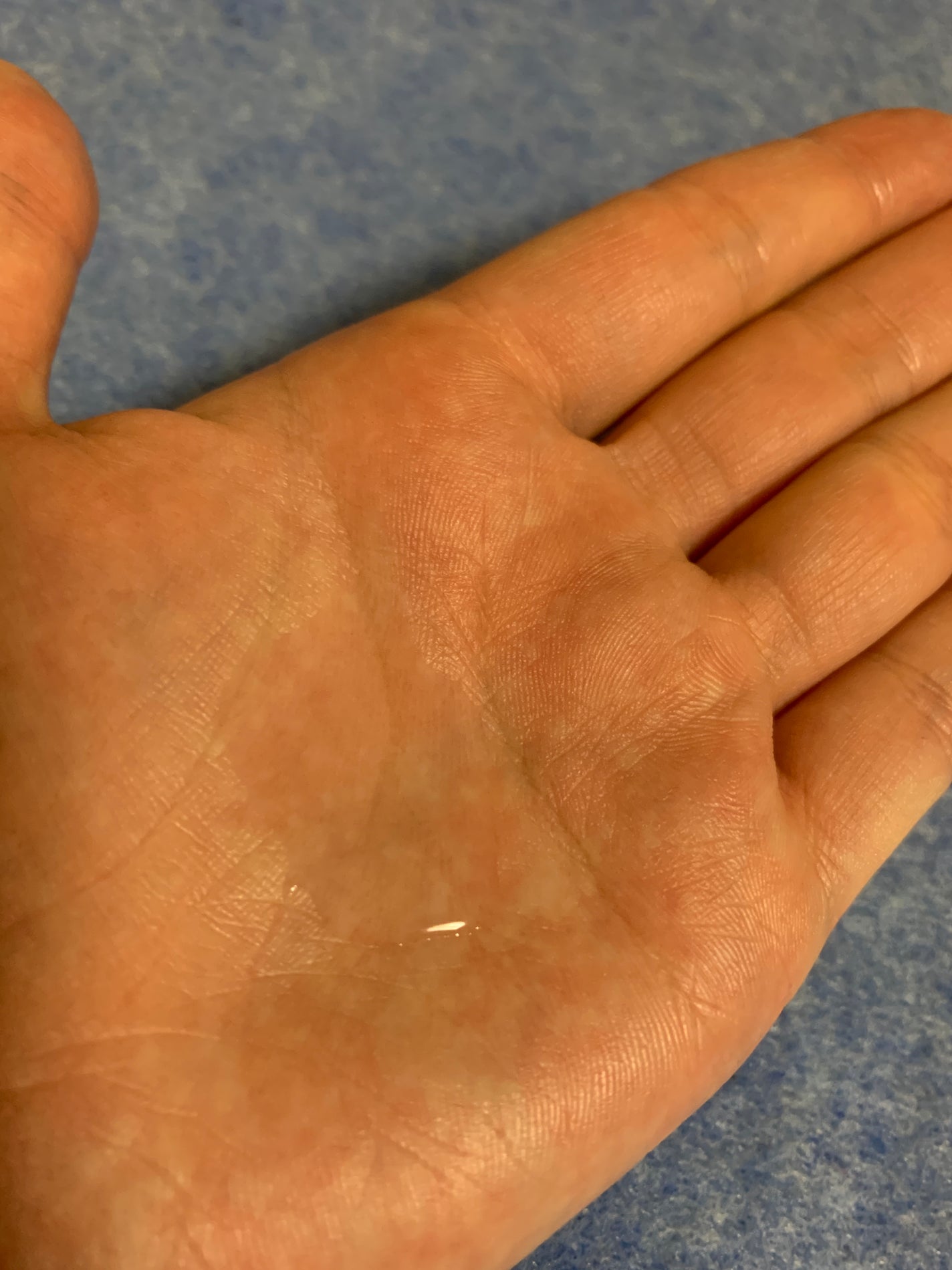 エッセンシャル プレミアム ウォータートリートメント EXスムース/エッセンシャル/アウトバストリートメントを使ったクチコミ(2枚目)