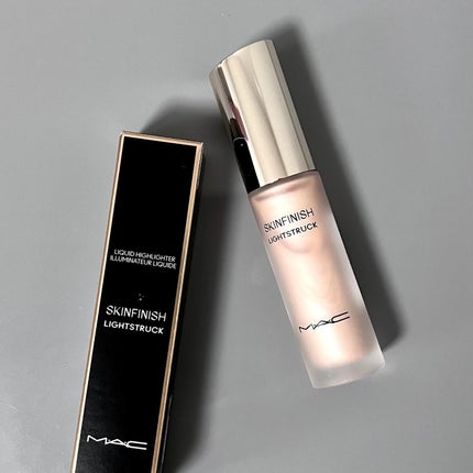 スキンフィニッシュ ライトストラック リキッド ハイライター/M・A・C/リキッドハイライトを使ったクチコミ(6枚目)