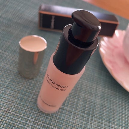 スキンフィニッシュ ライトストラック リキッド ハイライター/M・A・C/リキッドハイライトを使ったクチコミ(4枚目)