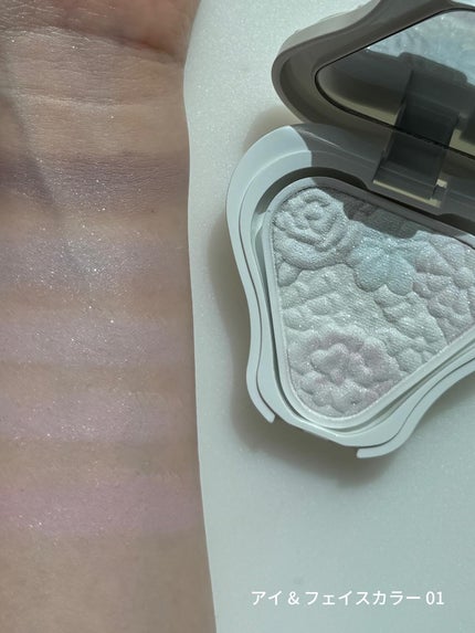 美的 on LIPS 「アナスイのクリスマスコフレ2025の情報が解禁されました🦋❄️..」(5枚目)