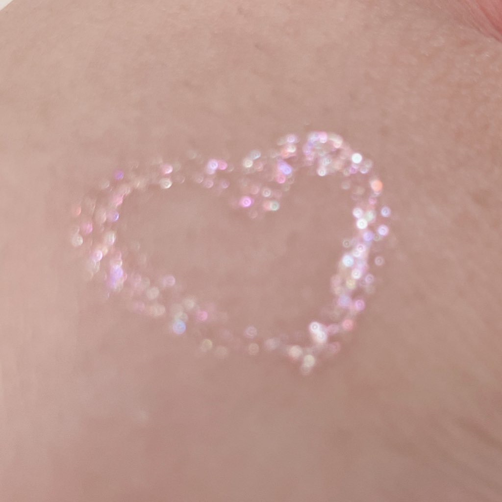 シピシピ グリッター イルミネーションライナー S/CipiCipi/リキッドアイライナーを使ったクチコミ（3枚目）