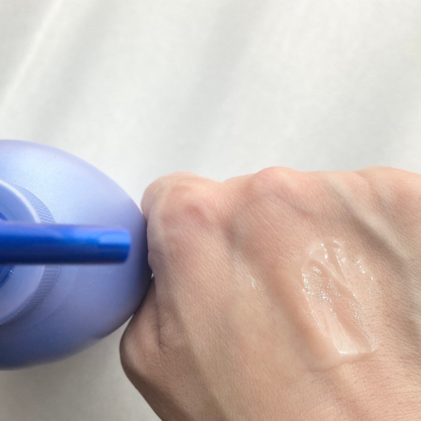 ニベア ルーセントビューティ バイタルエンリッチ ふっくら豊潤美容液ボディミルク カモミール&ローズの香り/ニベア/ボディミルクを使ったクチコミ(2枚目)