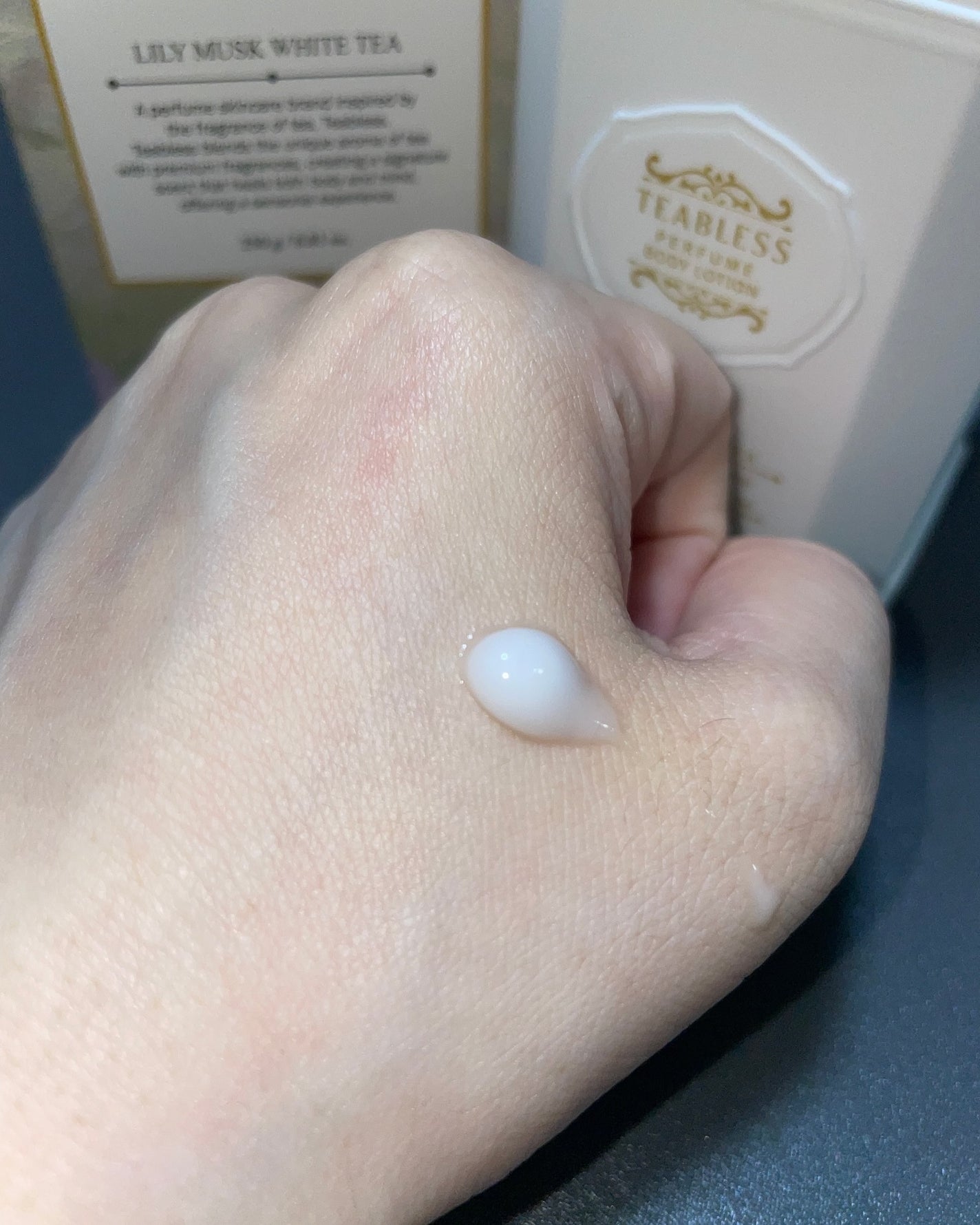 パフュームボディローション リリィムスクホワイトティー/TEABLESS/ボディローションを使ったクチコミ(3枚目)