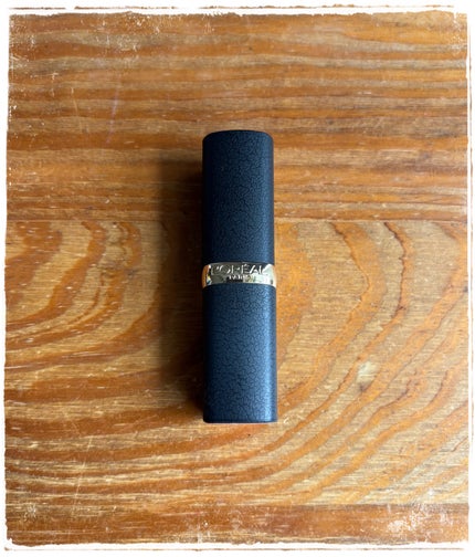 ロレアル パリ カラーリッシュモイストマットNのクチコミ「マットなのにうるおう、ひと塗りで際立つオトナリップ。
国内での生産は終了しましたが、記録用に.....」(1枚目)