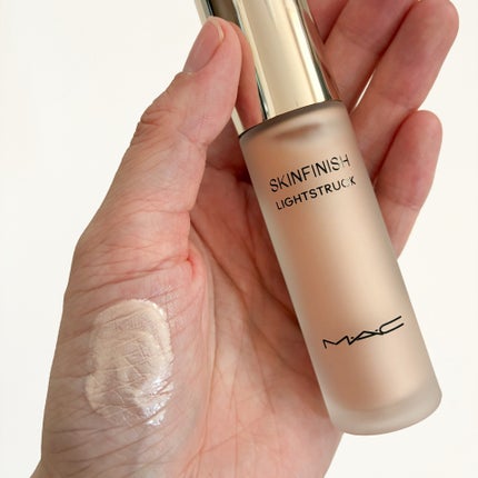 スキンフィニッシュ ライトストラック リキッド ハイライター/M・A・C/リキッドハイライトを使ったクチコミ(5枚目)