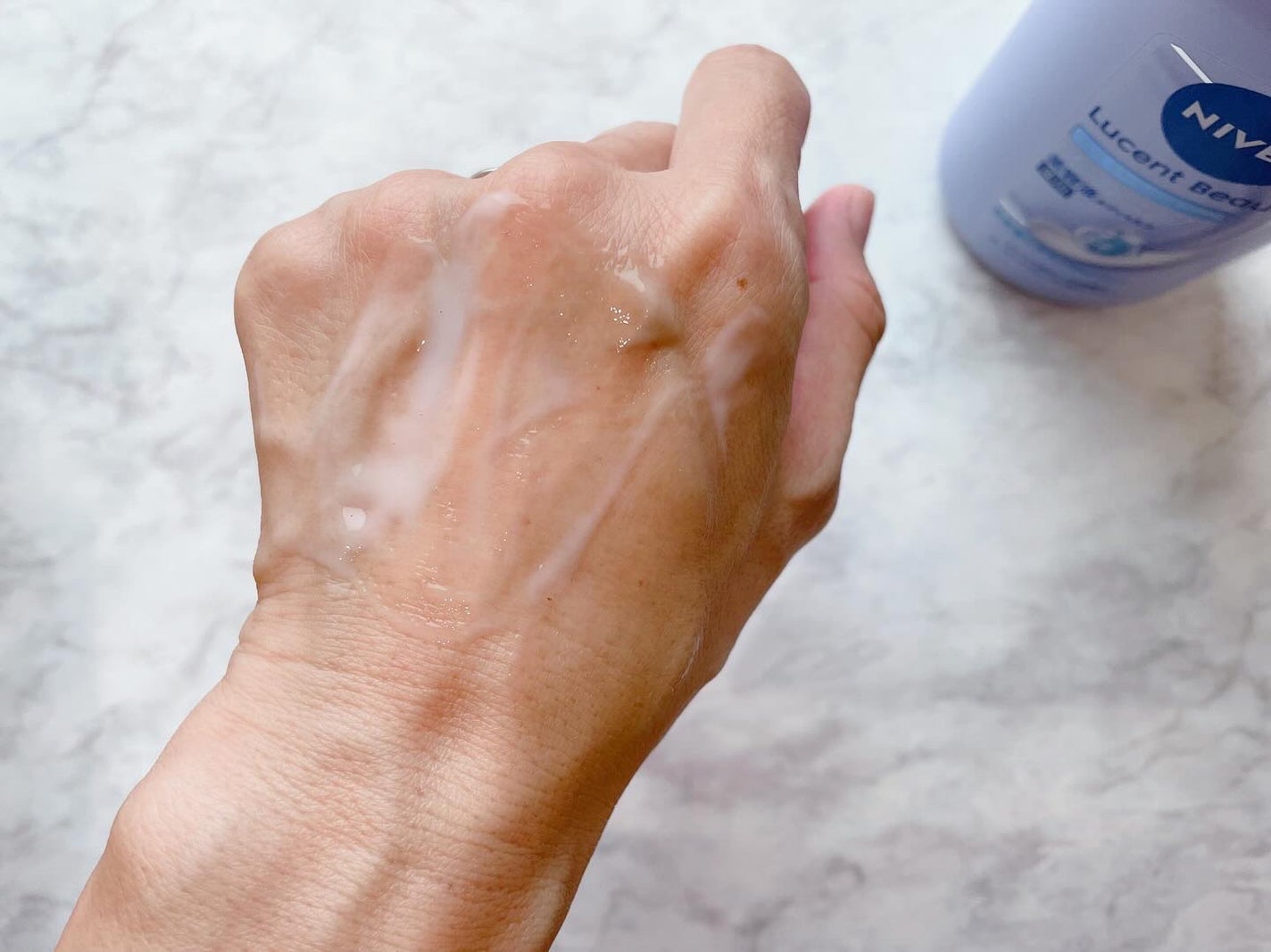 【医薬部外品】ニベア ルーセントビューティ シルクブライトニング ブライトニング美容液ボディミルク/ニベア/ボディミルクを使ったクチコミ(3枚目)