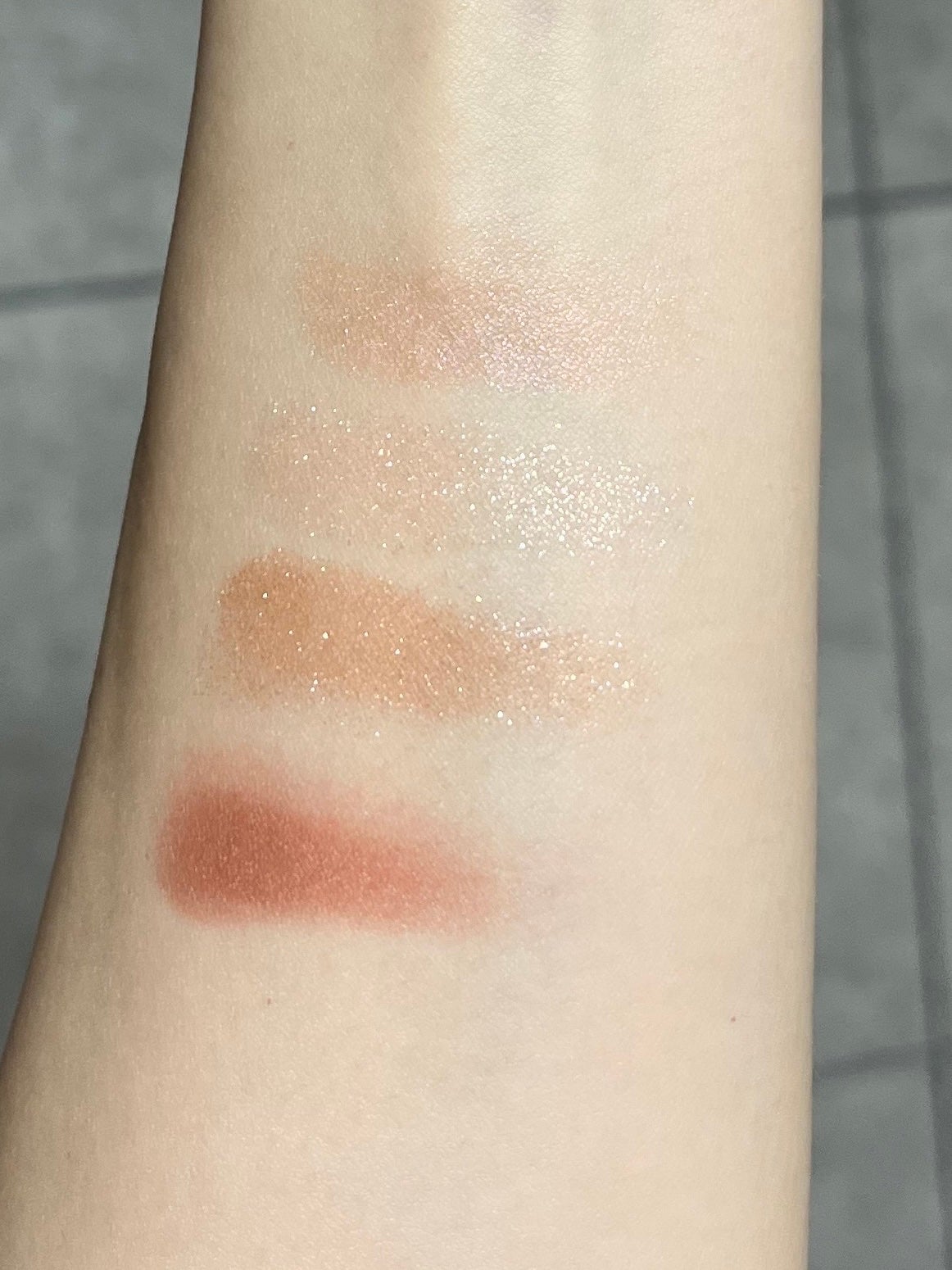 トーン ペタル フロート アイパレット/to/one/アイシャドウパレットを使ったクチコミ(2枚目)