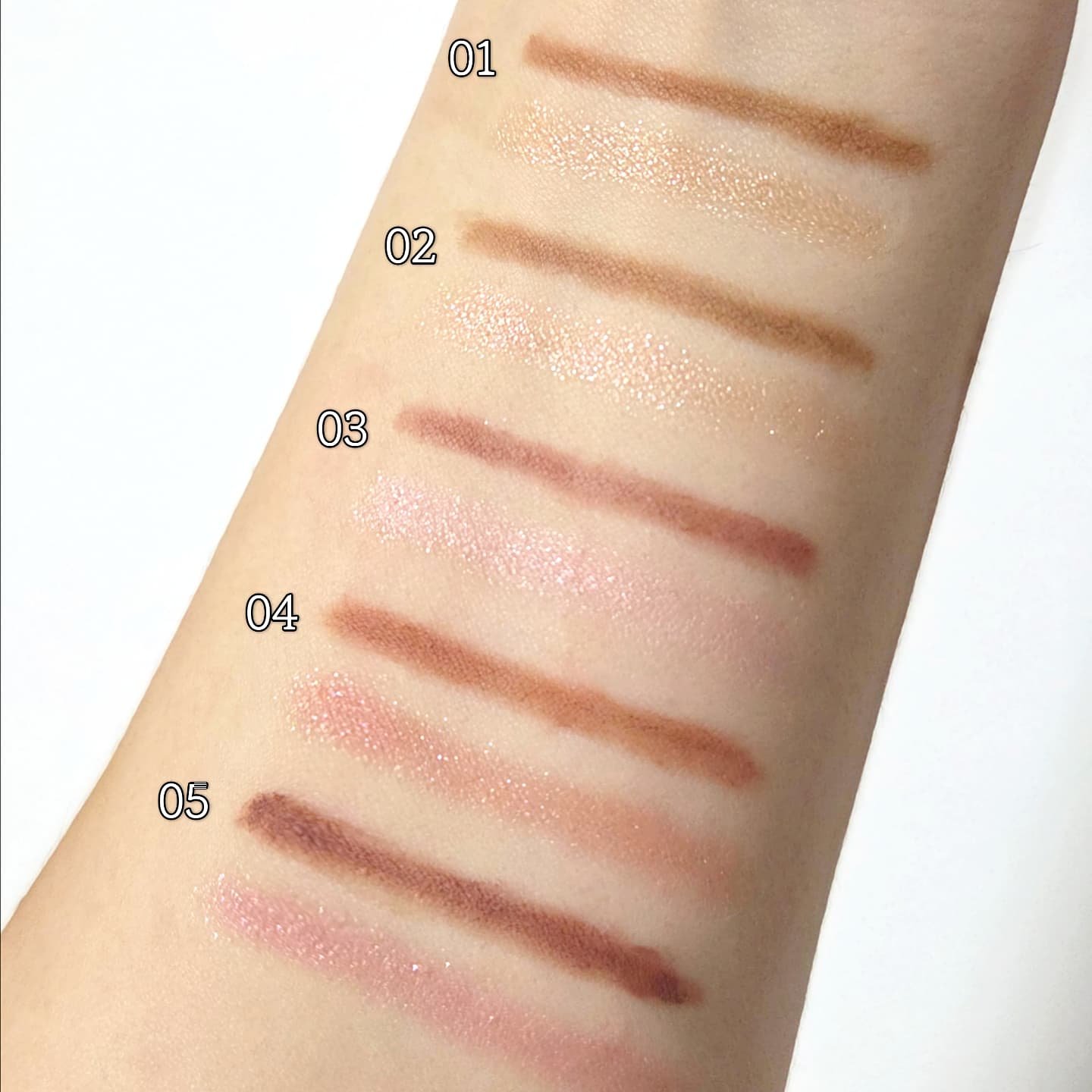 カラープレイデュアルライナー/2aN/スティックアイシャドウを使ったクチコミ（3枚目）