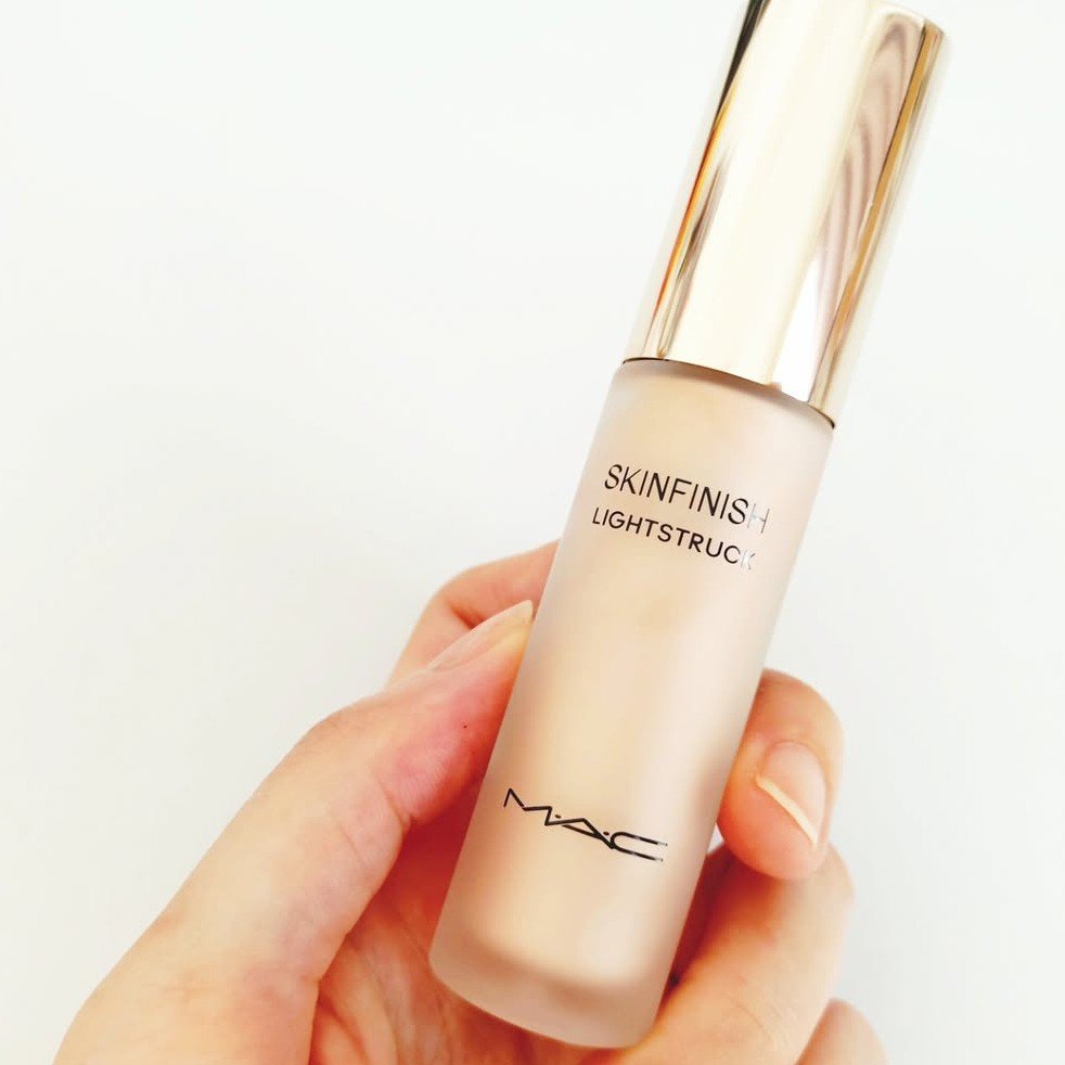 スキンフィニッシュ ライトストラック リキッド ハイライター/M・A・C/リキッドハイライトを使ったクチコミ（1枚目）