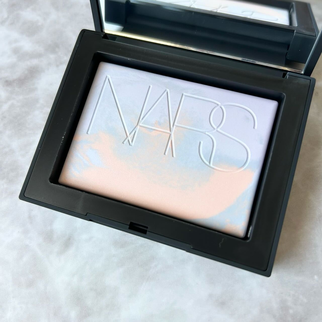 ライトリフレクティング プリズマティックパウダー/NARS/プレストパウダーを使ったクチコミ（1枚目）