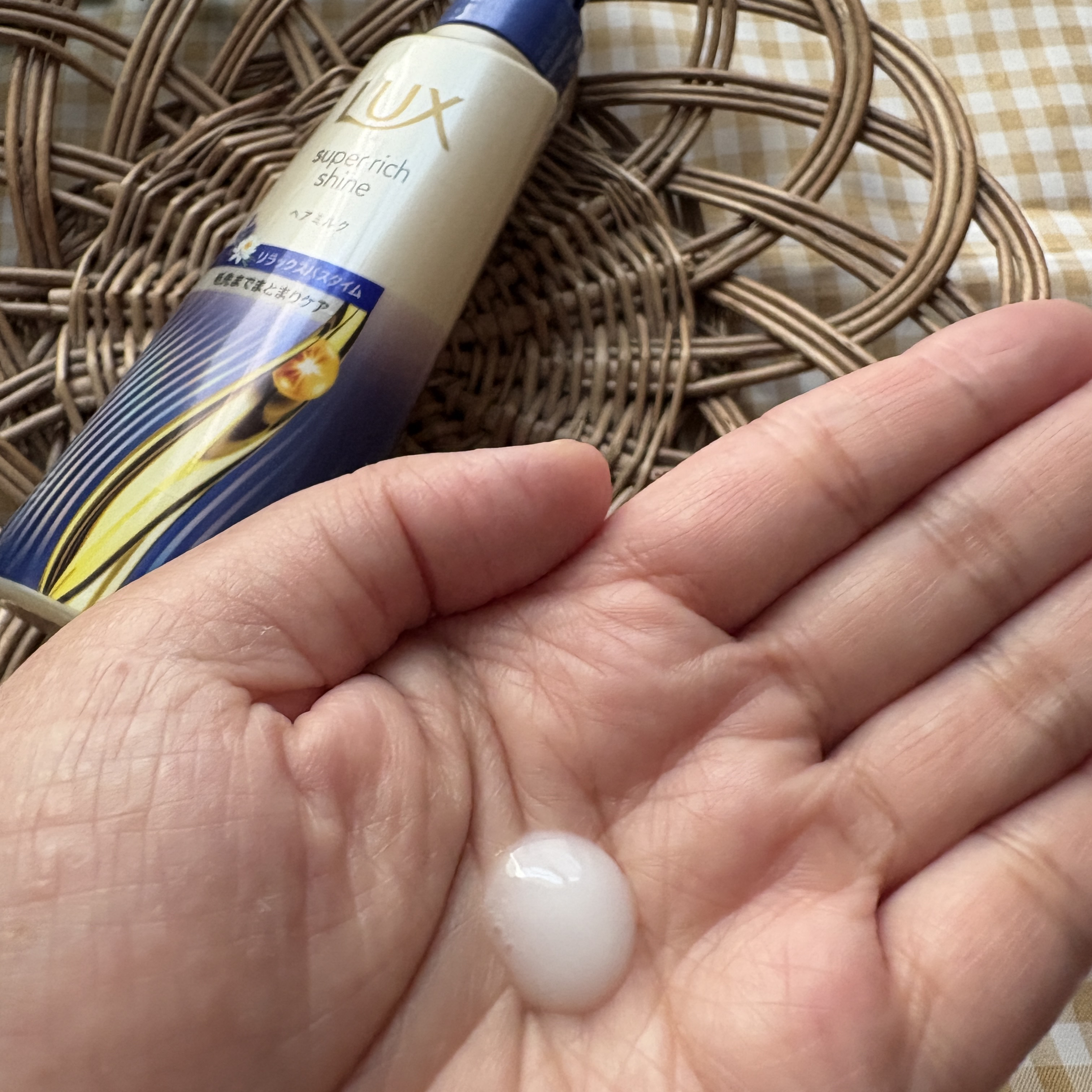ラックス　スーパーリッチシャイン リラックスナイトケア　まとまりヘアミルク/LUX/ヘアミルクを使ったクチコミ（2枚目）
