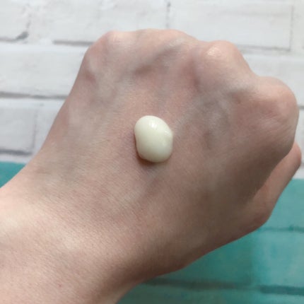 ニベア ルーセントビューティ バイタルエンリッチ ふっくら豊潤美容液ボディミルク カモミール&ローズの香り/ニベア/ボディミルクを使ったクチコミ(4枚目)