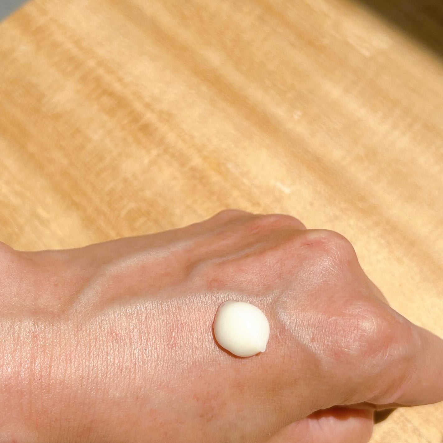 ニベア ルーセントビューティ バイタルエンリッチ ふっくら豊潤美容液ボディミルク カモミール&ローズの香り/ニベア/ボディミルクを使ったクチコミ(6枚目)