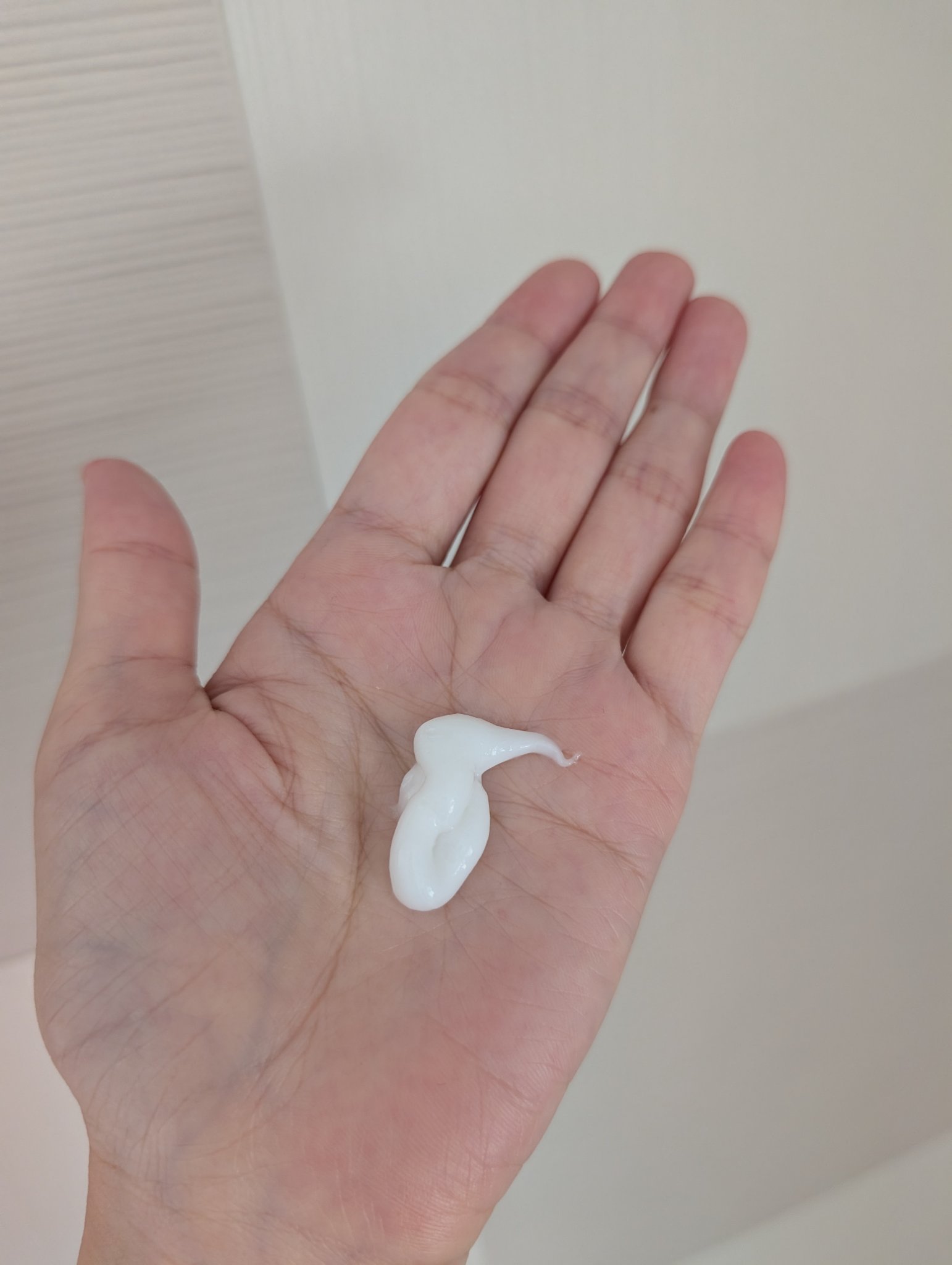 ラックス　スーパーリッチシャイン  リラックスナイトケア　まとまりチューブトリートメント/LUX/洗い流すヘアトリートメントを使ったクチコミ（3枚目）