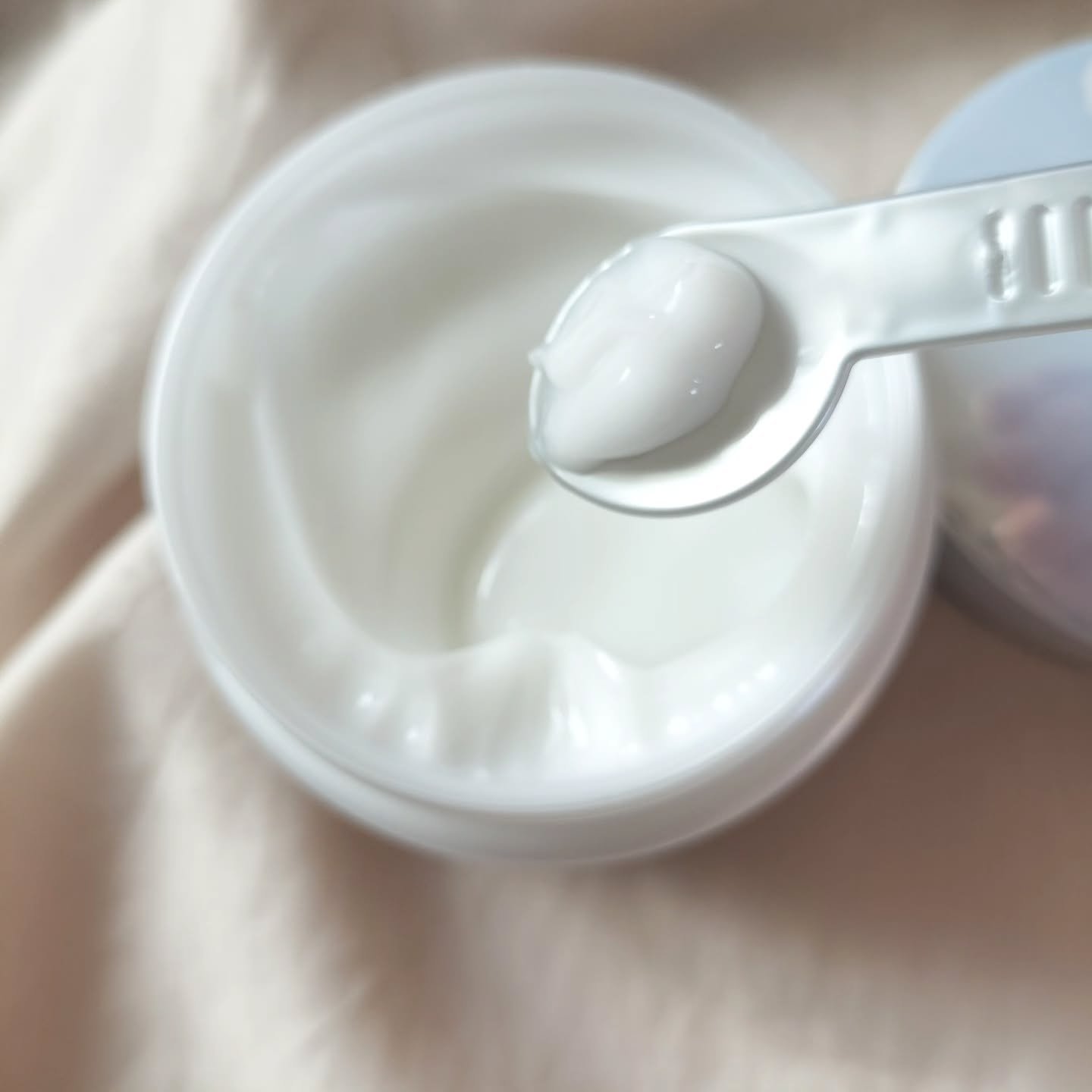 パーフェクトワン 薬用ホワイトニングジェル/パーフェクトワン/オールインワン化粧品を使ったクチコミ（2枚目）