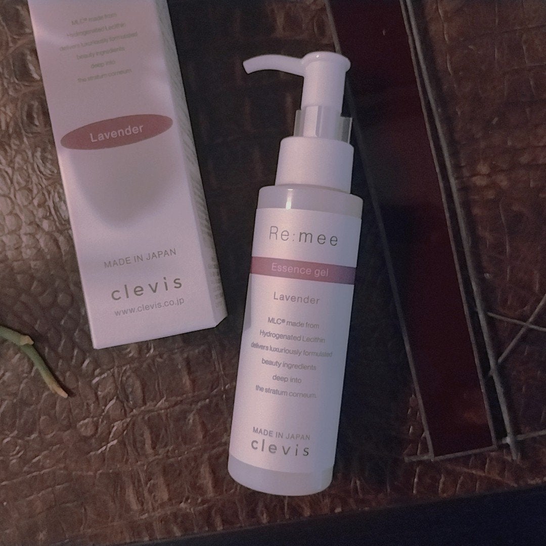 mcgroupakiko on LIPS 「『ここにあったの、顔に使ったよ』「え、書いてあるでしょ」『老眼..」(2枚目)