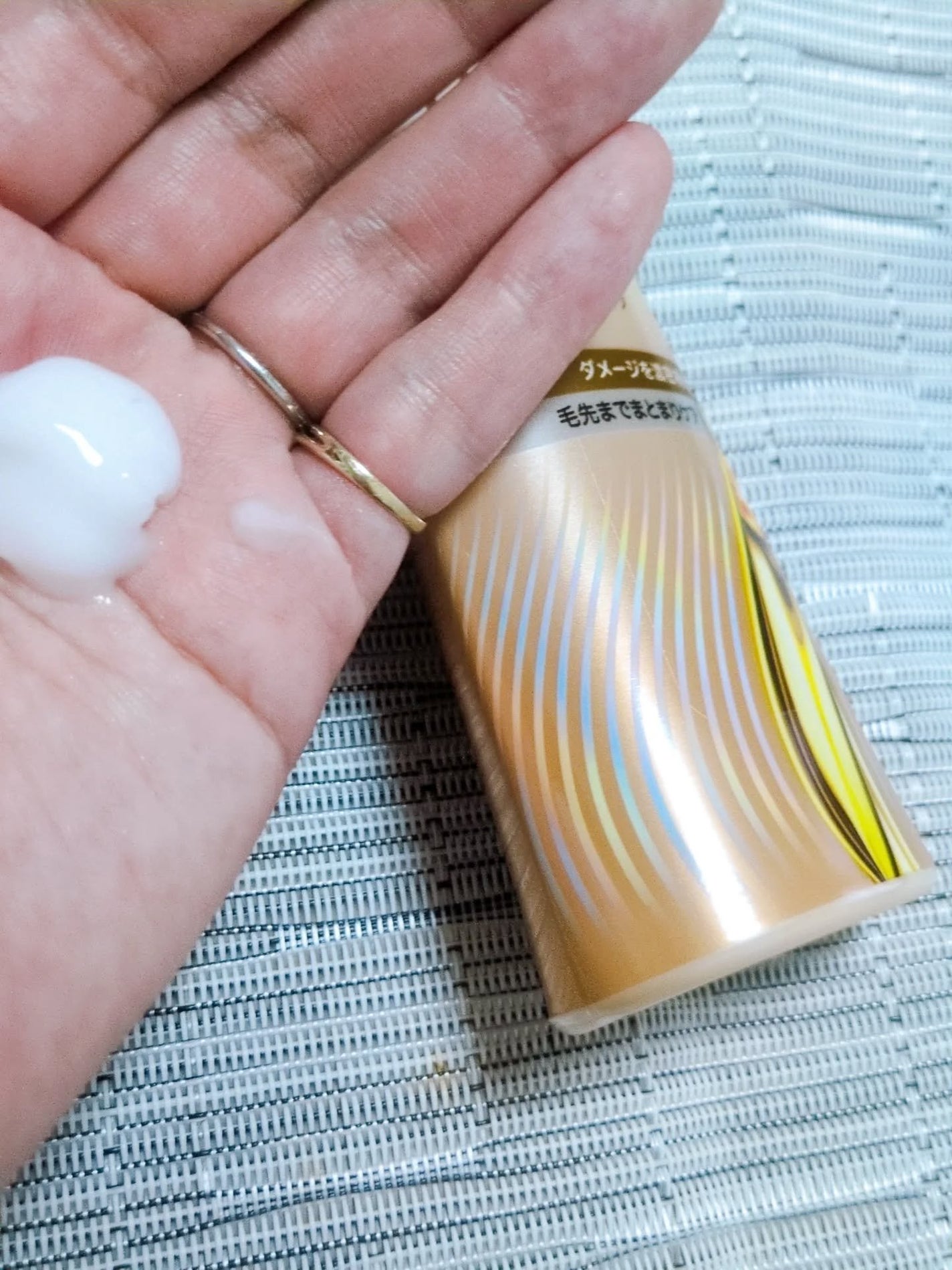 ラックス スーパーリッチシャイン ダメージリペア 補修ヘアミルク/LUX/ヘアミルクを使ったクチコミ(2枚目)