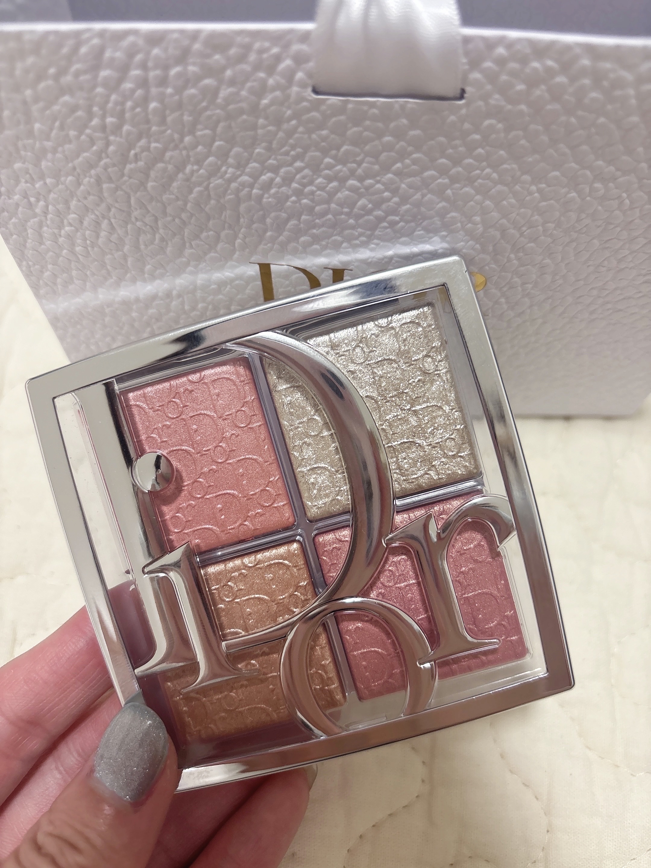 ディオール バックステージ フェイス グロウ パレット/Dior/ハイライトを使ったクチコミ（1枚目）