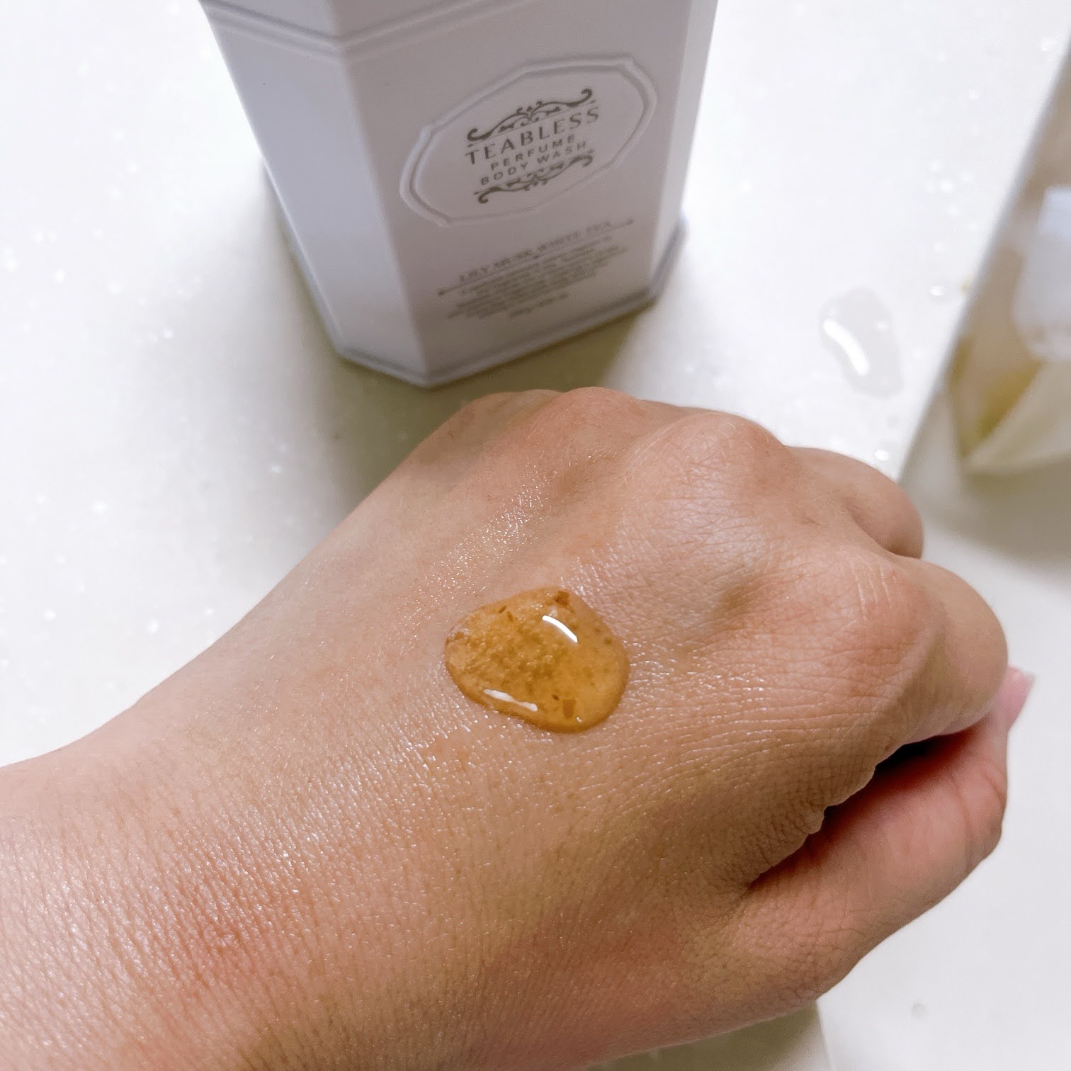 パフュームボディウォッシュ リリームスクホワイトティー/TEABLESS/ボディソープを使ったクチコミ（2枚目）