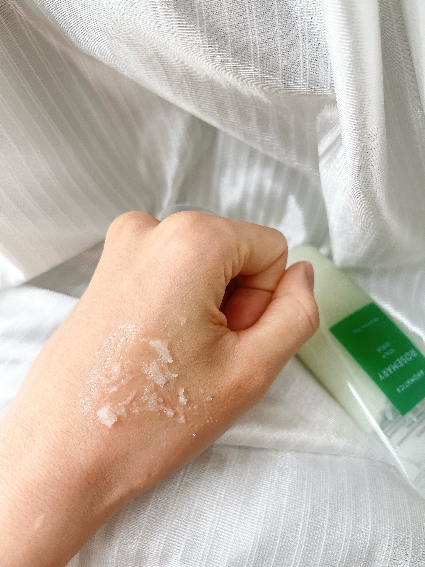 ローズマリー スカルプ スクラブ/AROMATICA/ヘッドスクラブを使ったクチコミ（3枚目）