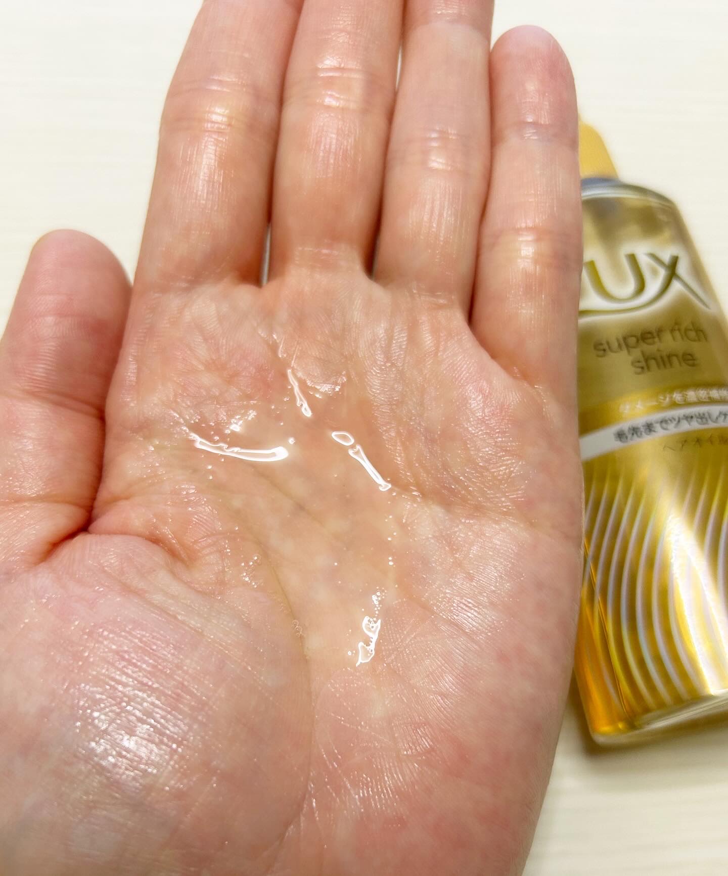 ラックススーパーリッチシャインダメージリペア補修ヘアオイル/LUX/ヘアオイルを使ったクチコミ（2枚目）