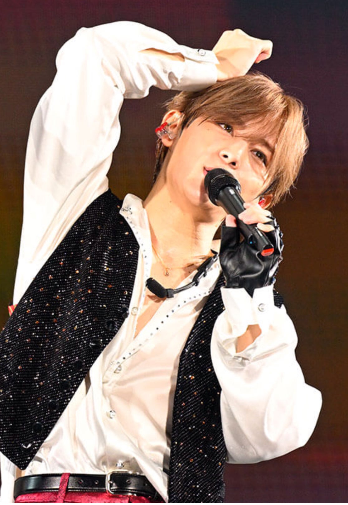 山ちゃんとラムちゃん on LIPS 「こんなにも赤が似合う人っているんだ〜❤️かっこいい😎山田涼介く..」(2枚目)