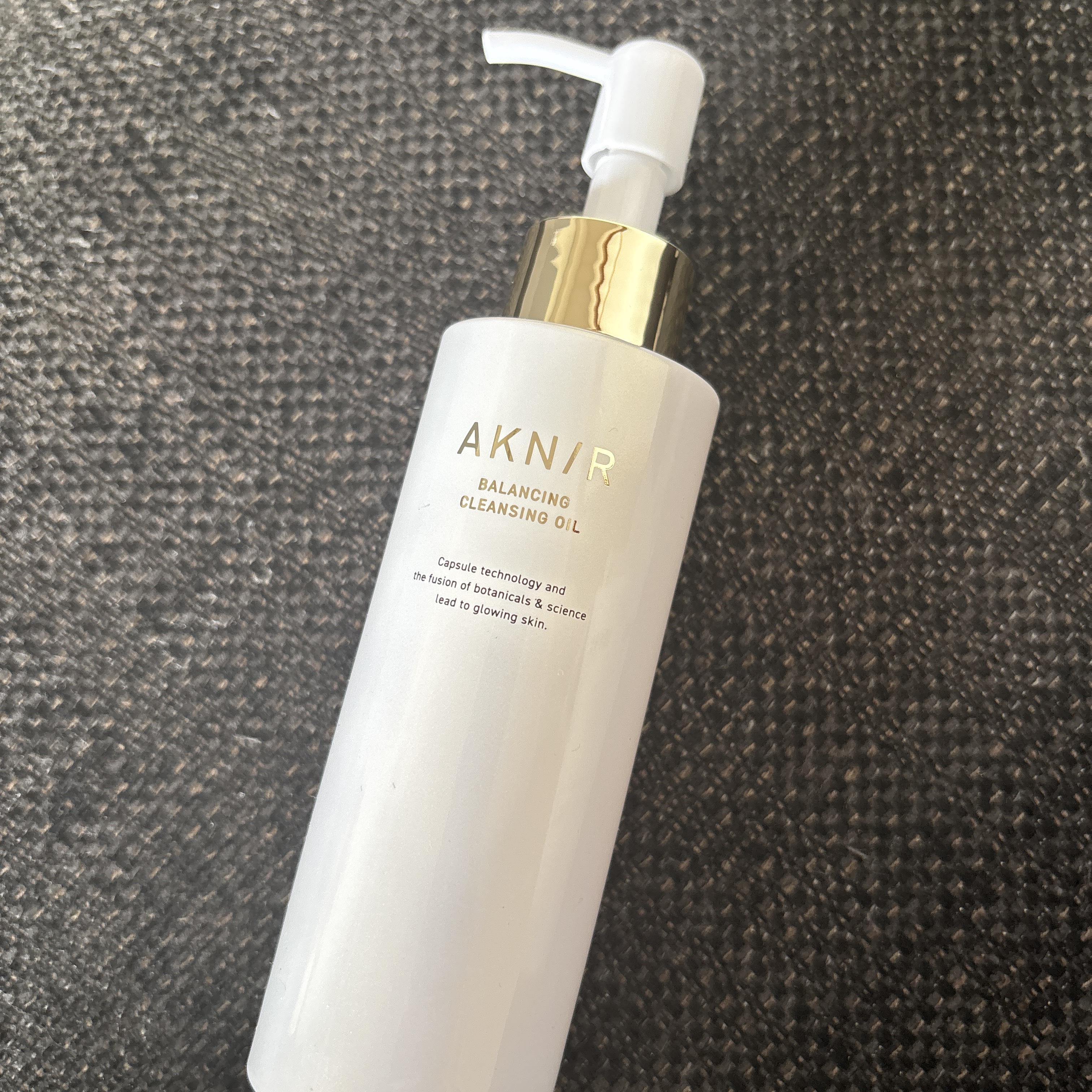 試してみた】AKNIR バランシングクレンジングオイルの効果・肌質別の