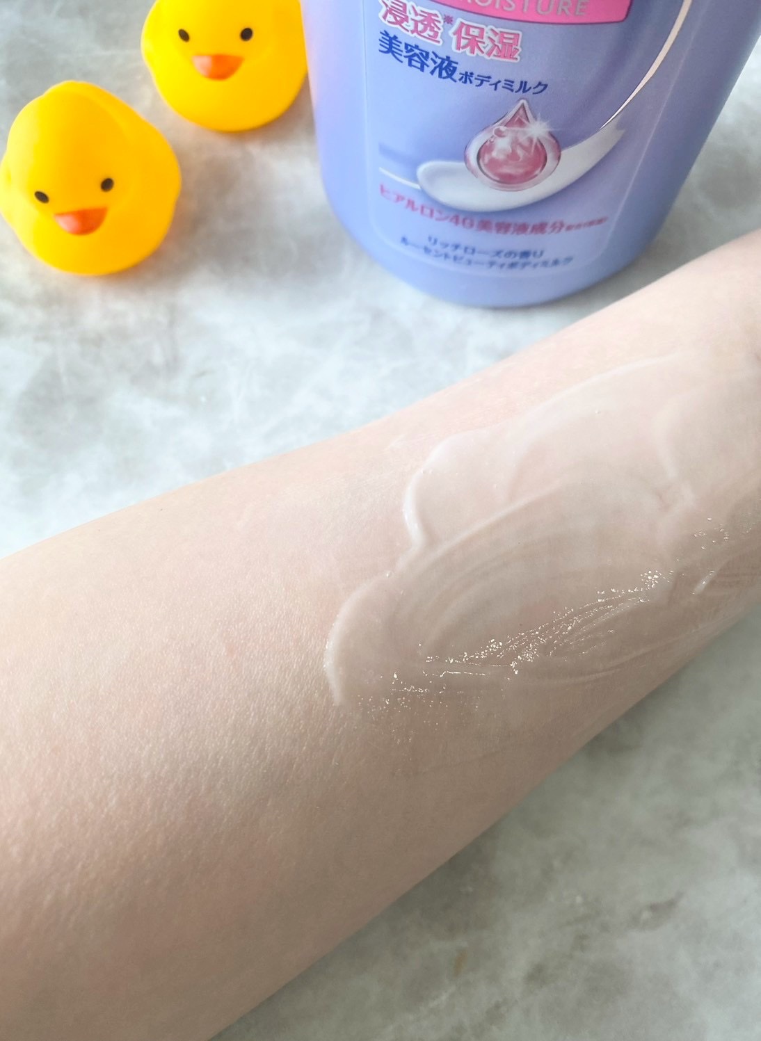 ニベア ルーセントビューティ ディープモイスチャー 浸透保湿美容液ボディミルク リッチローズの香り/ニベア/ボディミルクを使ったクチコミ（3枚目）