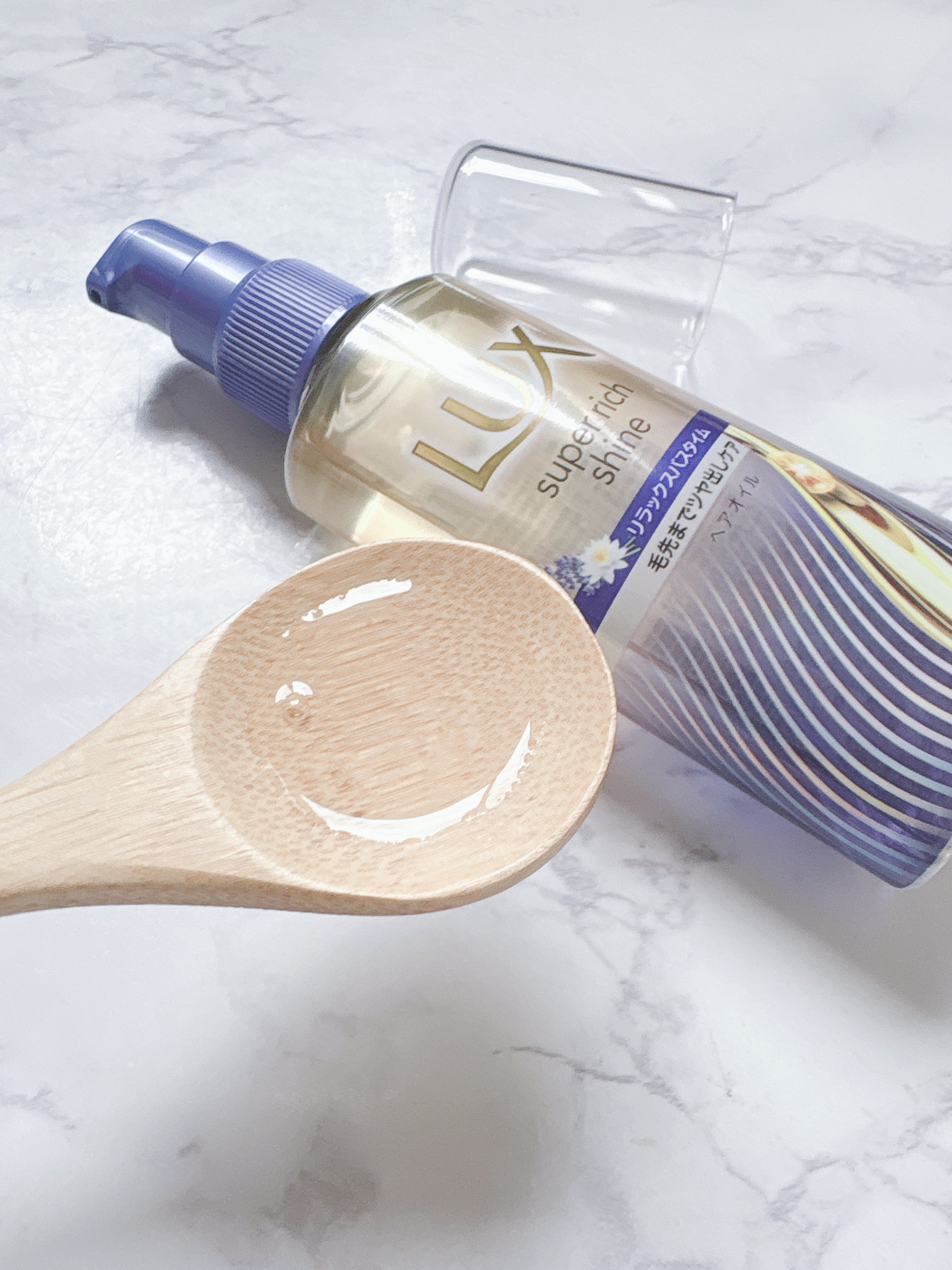 ラックス　スーパーリッチシャイン リラックスナイトケア　まとまりヘアオイル/LUX/ヘアオイルを使ったクチコミ（2枚目）