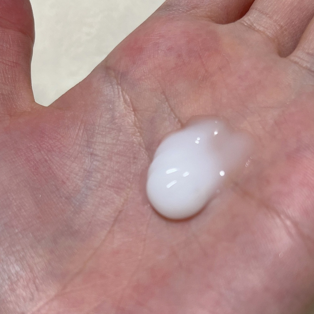 ニベア ルーセントビューティ ディープモイスチャー 浸透保湿美容液ボディミルク リッチローズの香り/ニベア/ボディミルクを使ったクチコミ（3枚目）