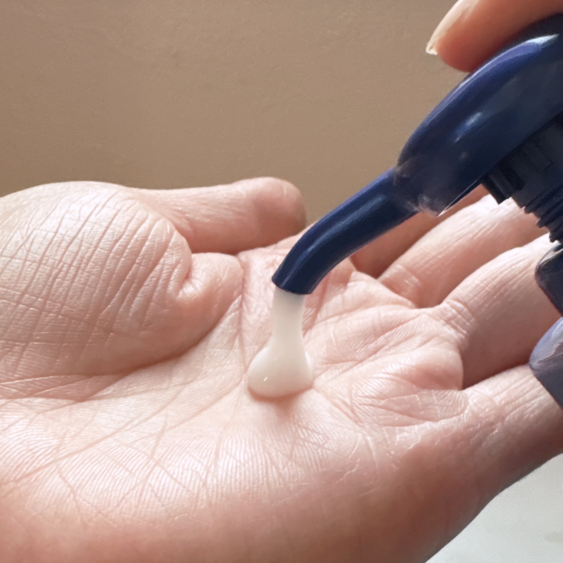 【医薬部外品】ニベア ルーセントビューティ シルクブライトニング ブライトニング美容液ボディミルク/ニベア/ボディミルクを使ったクチコミ（2枚目）