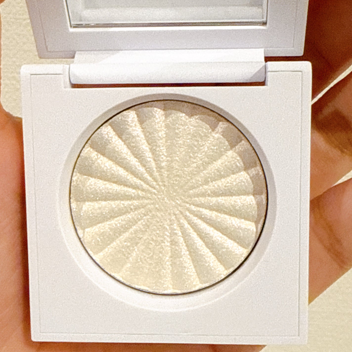 OFRA mini Highlighter/Ofra Cosmetics/パウダーハイライトを使ったクチコミ(3枚目)