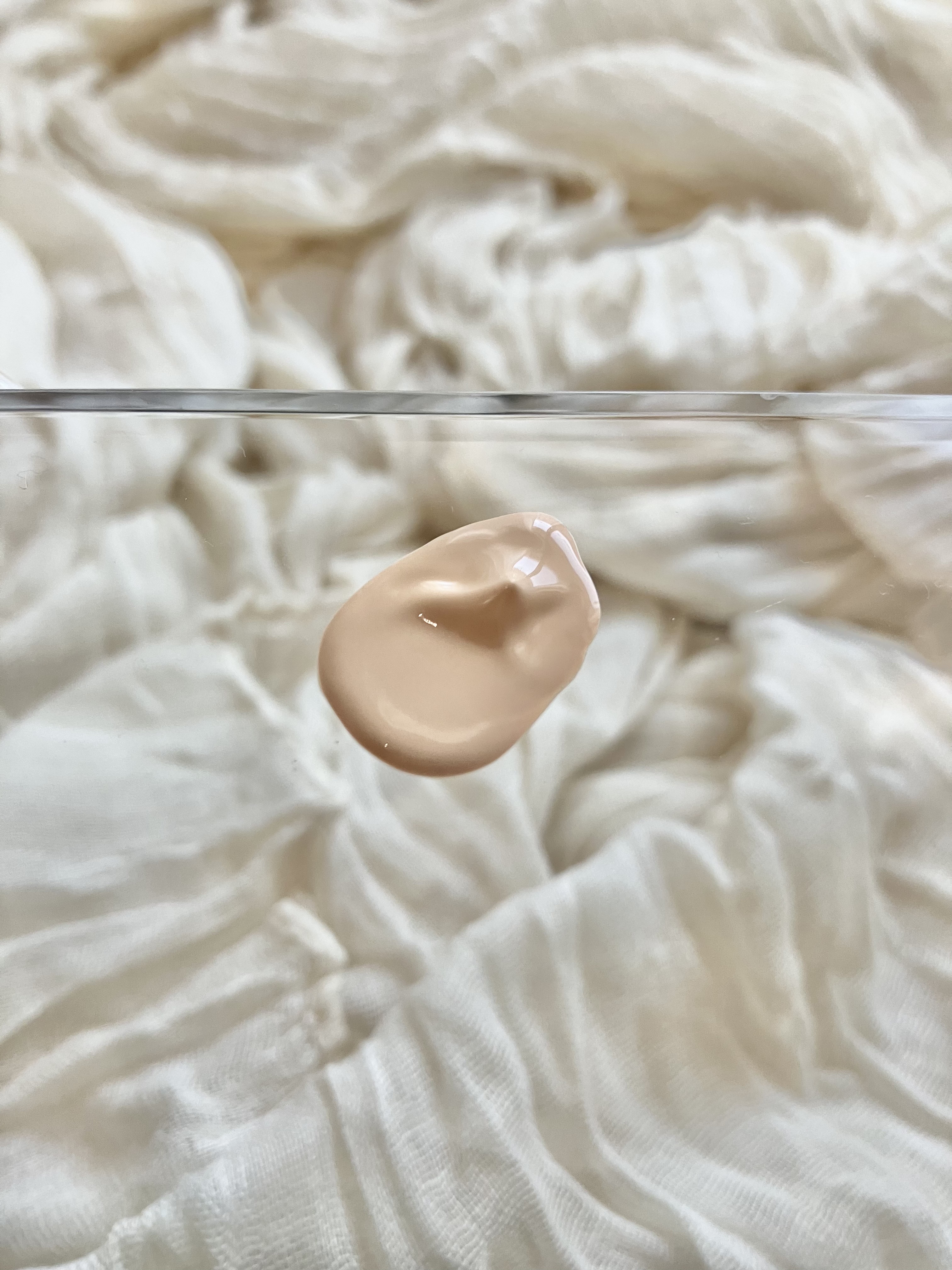 アンリミテッド ケア ツヤ セラム ファンデーション 564/shu uemura/リキッドファンデーションを使ったクチコミ（2枚目）