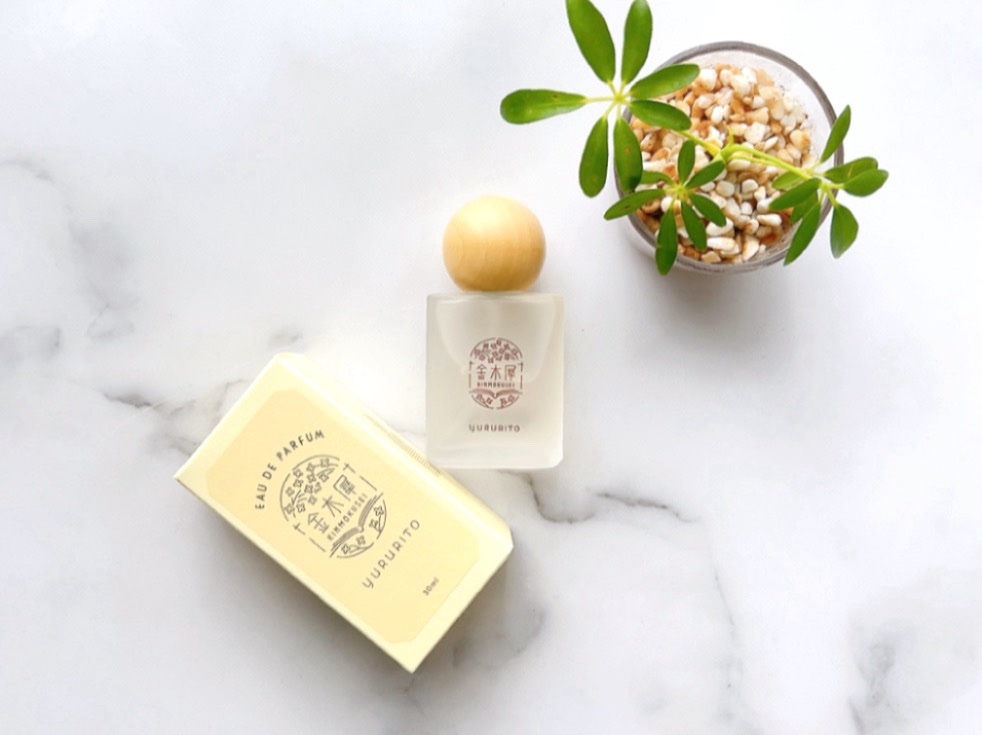 ⁡
⁡

ゆるりと
☑︎ 金木犀オードパルファム
⁡
⁡
こちらは甘くやわらかなキンモクセイの香りを長く楽しめるフレグランス ✧*。
⁡
⁡
Point𓂃⧉
☑︎ 上質な香りが長続き＊するフレグランス
☑︎ 本物の木とすりガラスのぬくもり