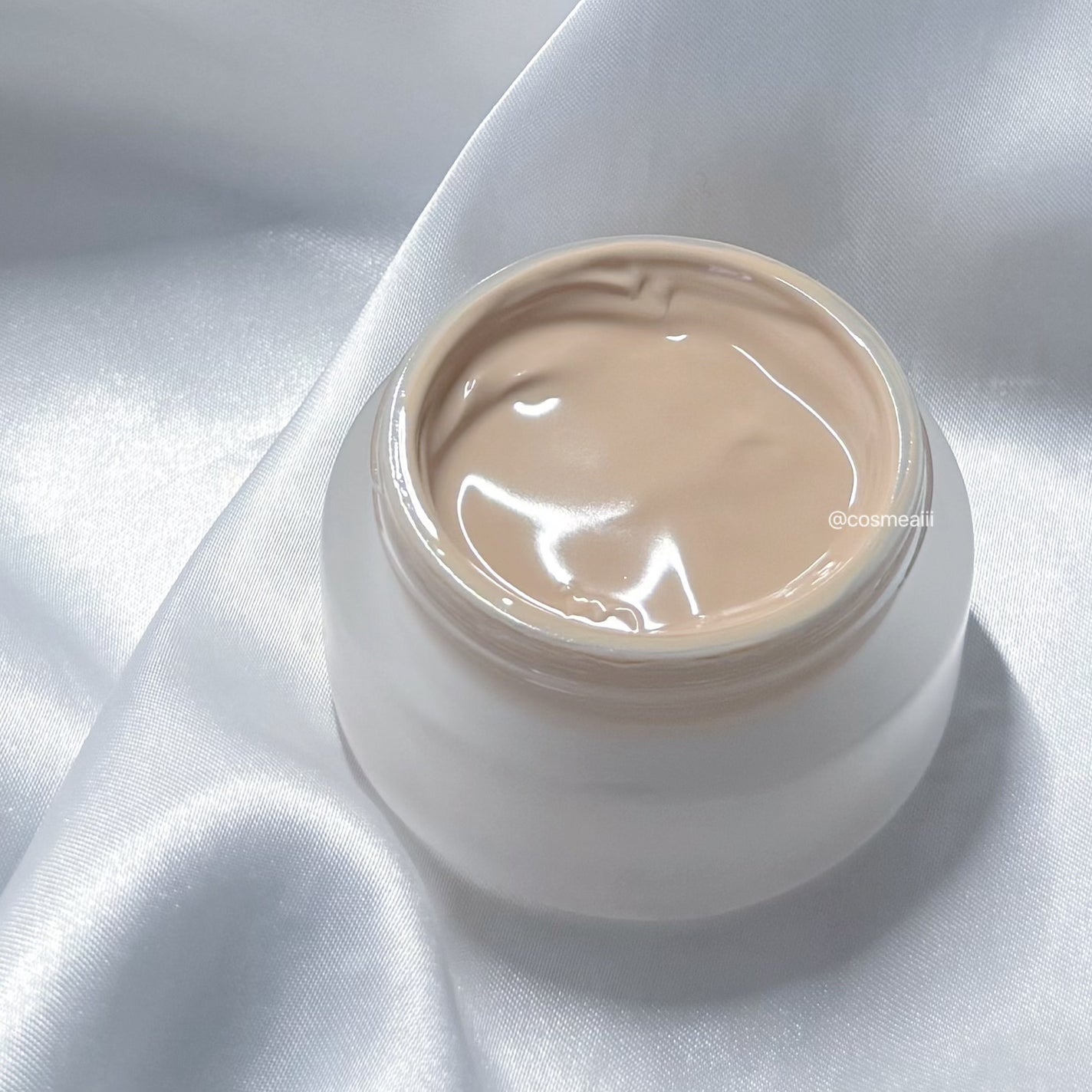 サブライム クリーム ファンデーション/PAUL & JOE BEAUTE/クリーム・エマルジョンファンデーションを使ったクチコミ(4枚目)