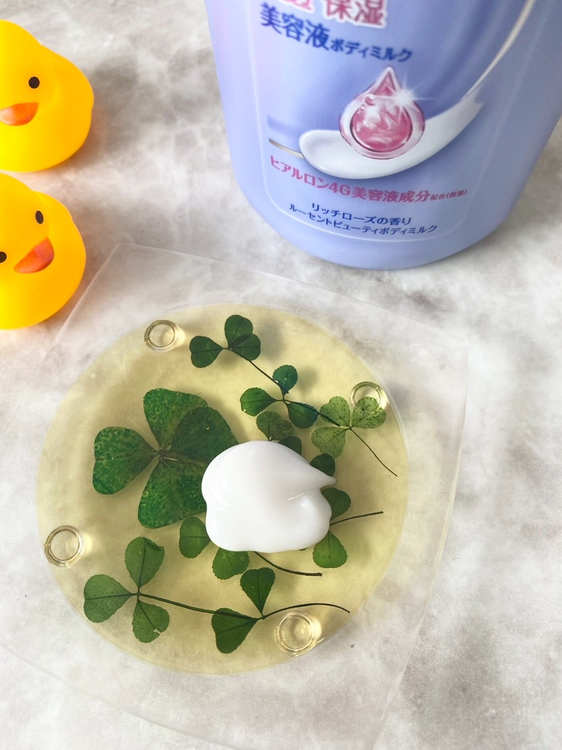 ニベア ルーセントビューティ ディープモイスチャー 浸透保湿美容液ボディミルク リッチローズの香り/ニベア/ボディミルクを使ったクチコミ（2枚目）