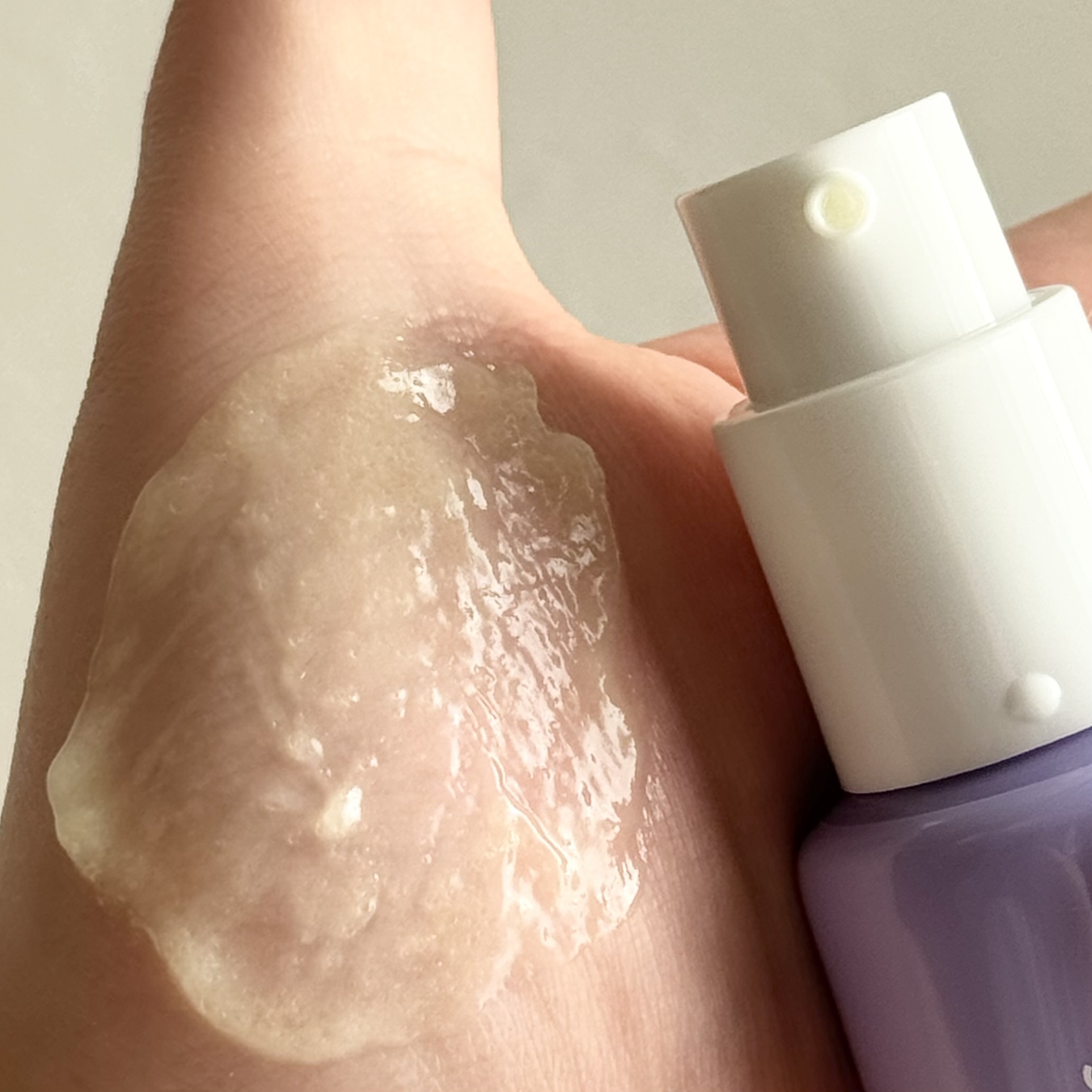 ダブルビダウォータリーサンセラム/NEOGEN/日焼け止めジェルを使ったクチコミ（3枚目）