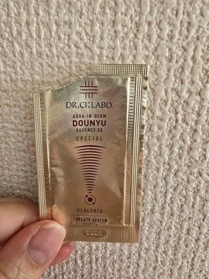 ドクターシーラボⓇ アクアインダーム導入エッセンスEXのクチコミ「サンプル消化しましたm(_ _)m
トロトロな透明なタイプ🍀
気持ちいい使い心地です🍀
そし.....」(1枚目)