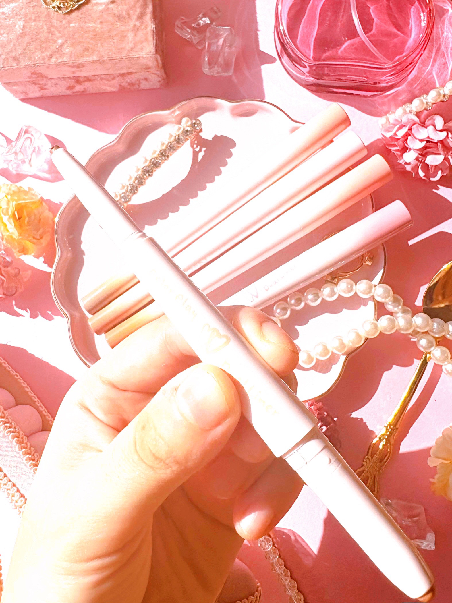 カラープレイデュアルライナー/2aN/スティックアイシャドウを使ったクチコミ（3枚目）