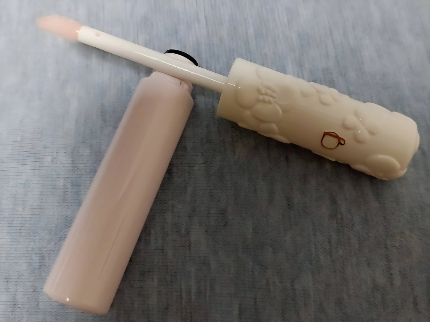 セオティ リップエッセンス/BENEFIQUE/リップケアを使ったクチコミ(4枚目)