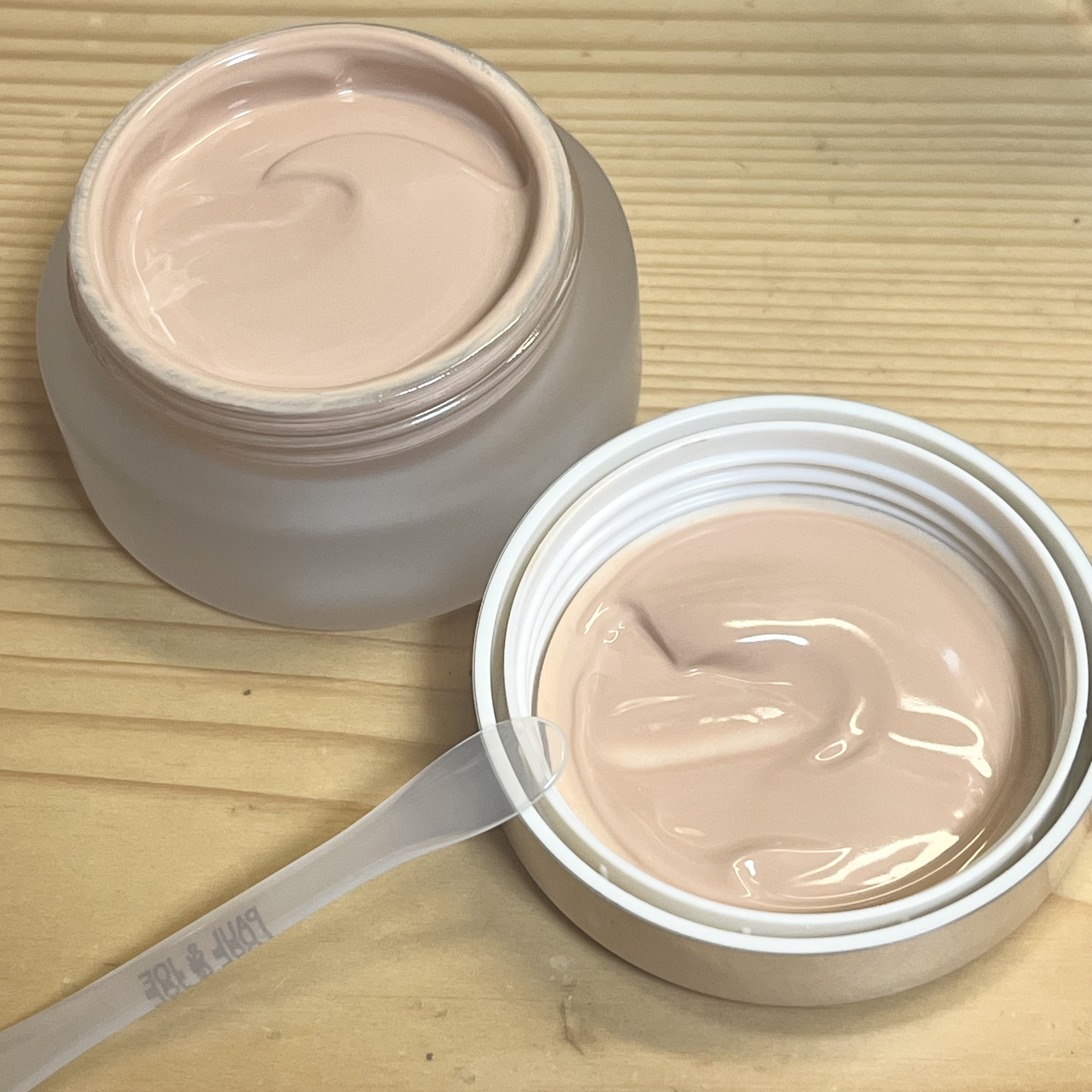 サブライム クリーム ファンデーション/PAUL & JOE BEAUTE/クリーム・エマルジョンファンデーションを使ったクチコミ（2枚目）