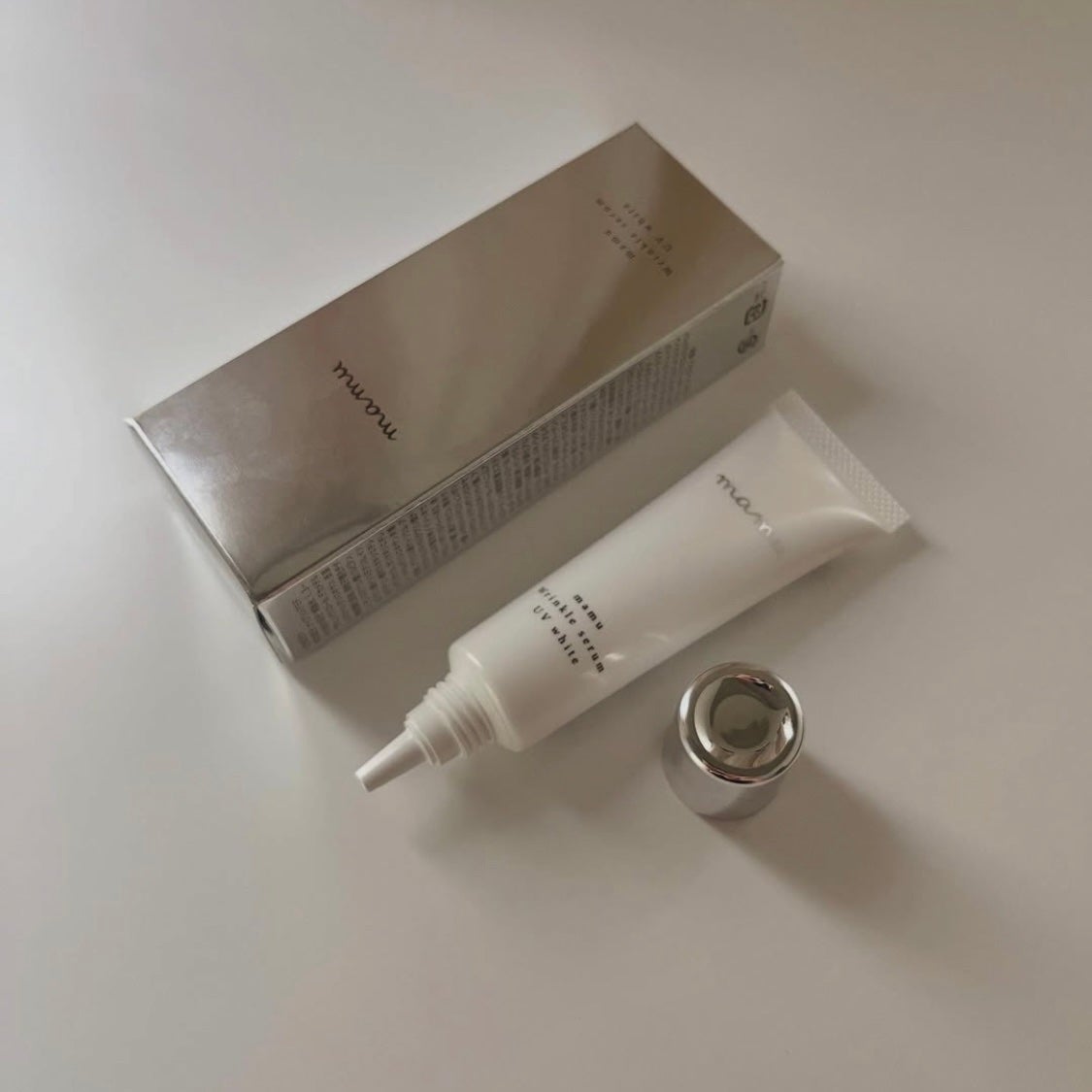 エリー on LIPS 「4役を1本でこなすハイスペックUVセラムmamu薬用リンクルセ..」(2枚目)