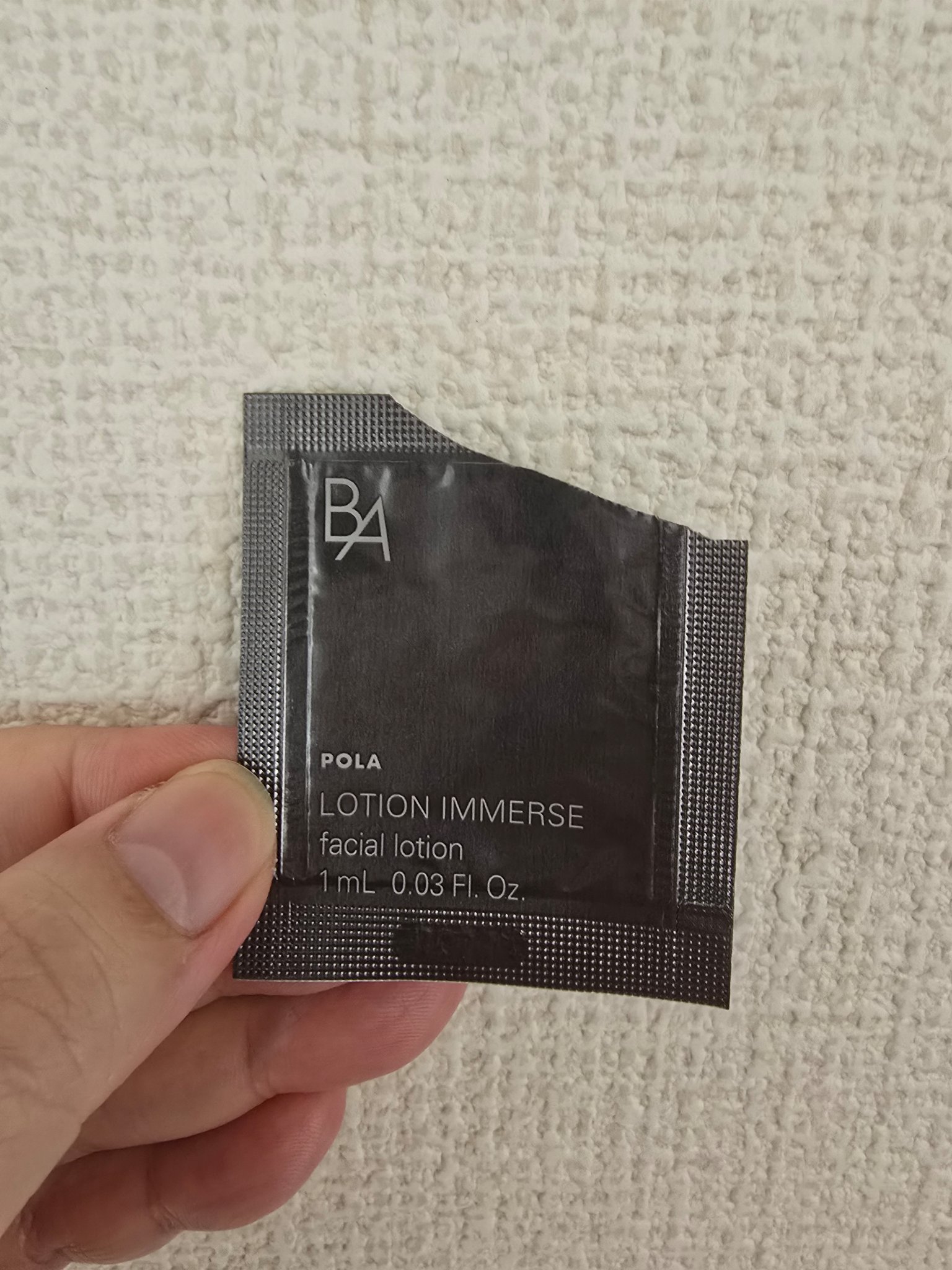 サンプル消化しましたm(_ _)m

ポーラの化粧水です🍀
透明でトロトロで気持ちよかったです...❤
デコルテまで使いました☺️

でも高くて私には高嶺の花子さんなのでお金持ちになったら買います( 'ω')/ ﾊｲ!

#B.A
#B.