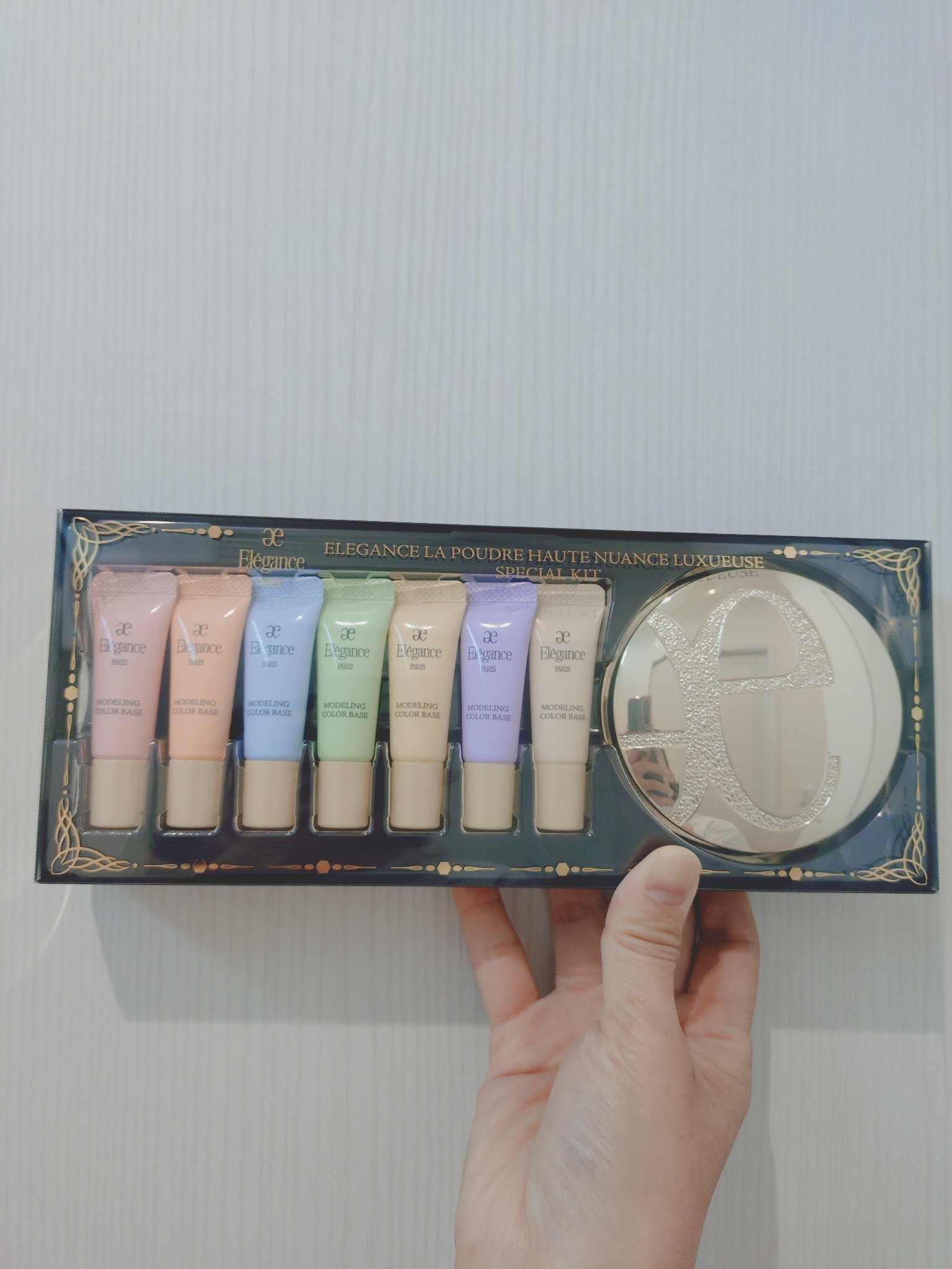 エレガンス ラ プードル オートニュアンス リクスィーズ/Elégance/プレストパウダーを使ったクチコミ（1枚目）