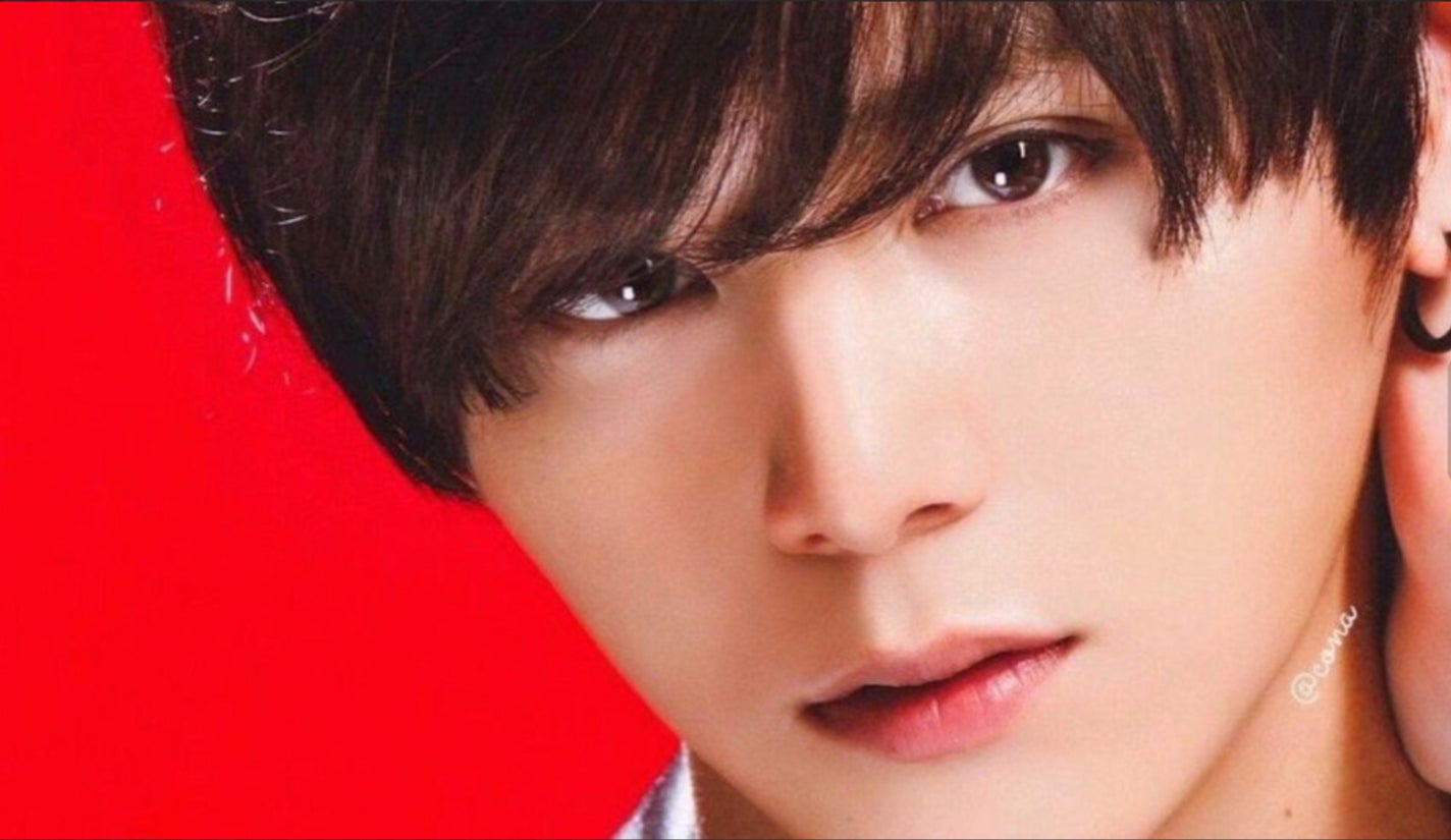 山ちゃんとラムちゃん on LIPS 「こんなにも赤が似合う人っているんだ〜❤️かっこいい😎山田涼介く..」(5枚目)