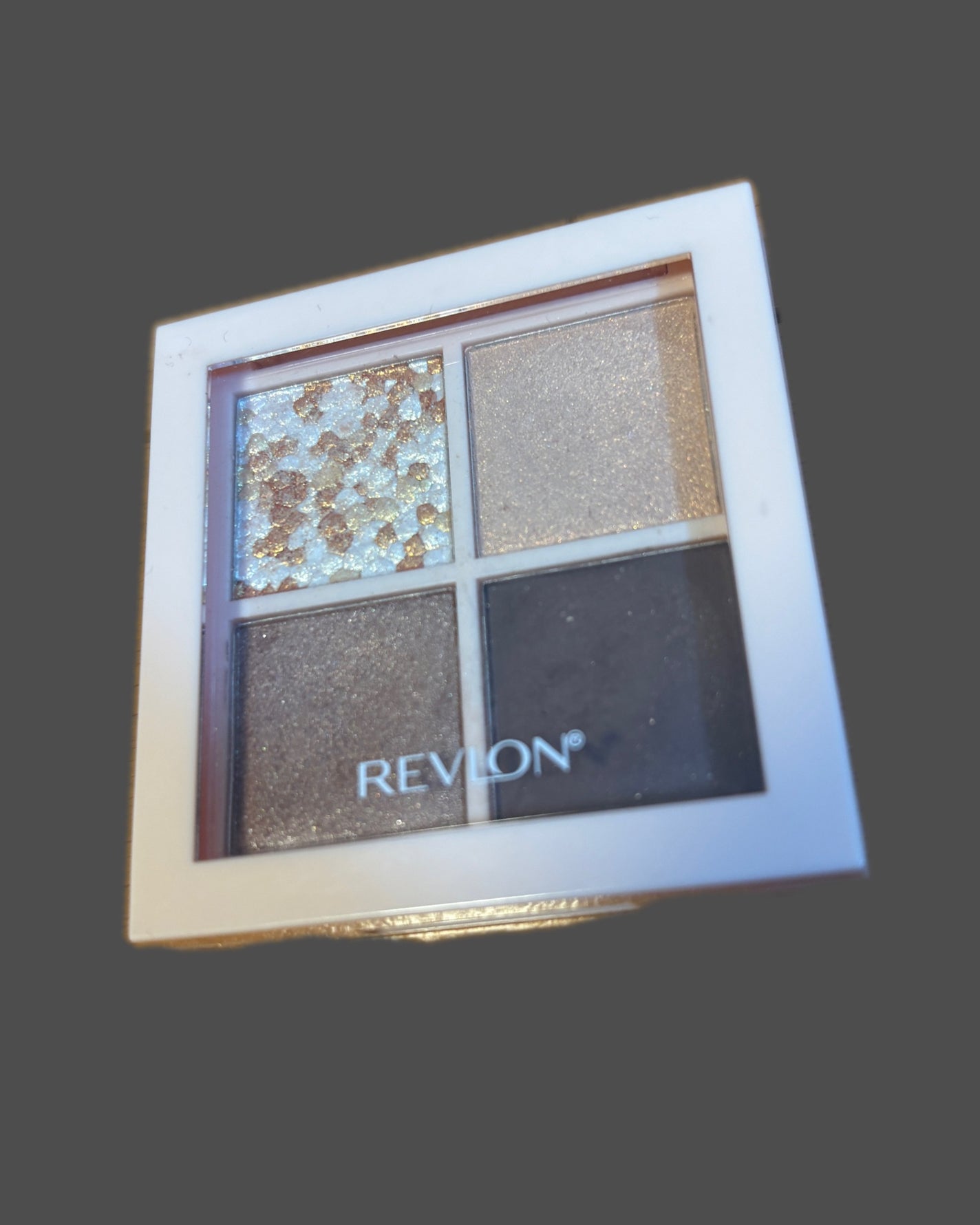 レブロン ダズル アイシャドウ クアッド/REVLON/アイシャドウパレットを使ったクチコミ(1枚目)