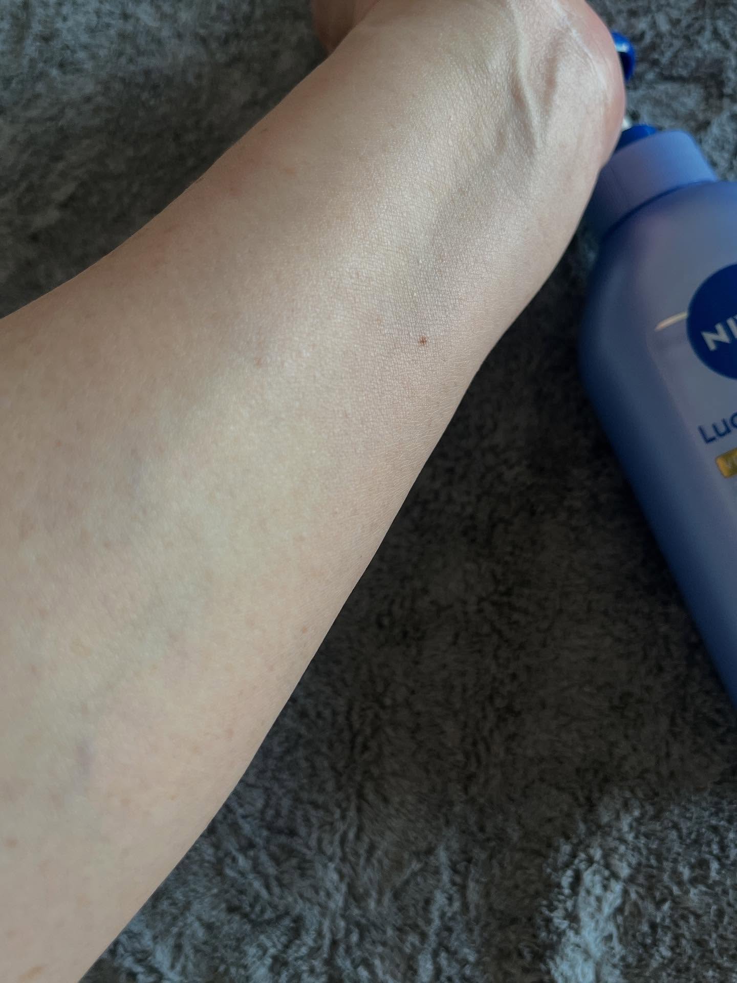 ニベア ルーセントビューティ バイタルエンリッチ ふっくら豊潤美容液ボディミルク カモミール&ローズの香り/ニベア/ボディミルクを使ったクチコミ（3枚目）