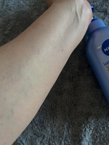 ニベア ルーセントビューティ バイタルエンリッチ ふっくら豊潤美容液ボディミルク カモミール&ローズの香り/ニベア/ボディミルクを使ったクチコミ(3枚目)