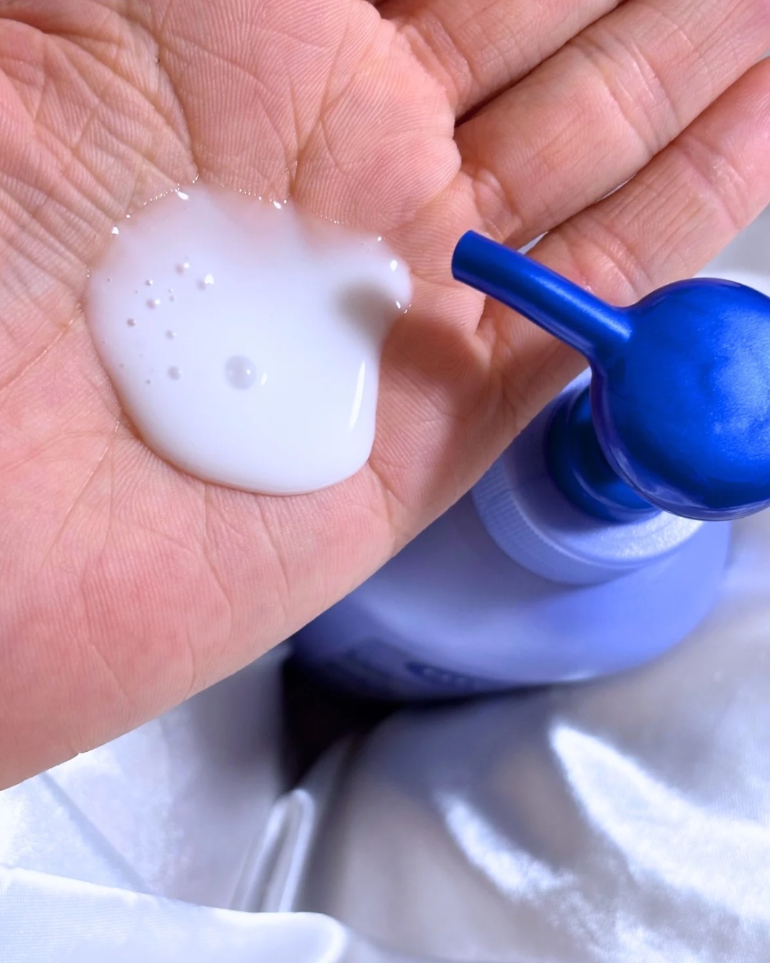 【医薬部外品】ニベア ルーセントビューティ シルクブライトニング ブライトニング美容液ボディミルク/ニベア/ボディミルクを使ったクチコミ（2枚目）