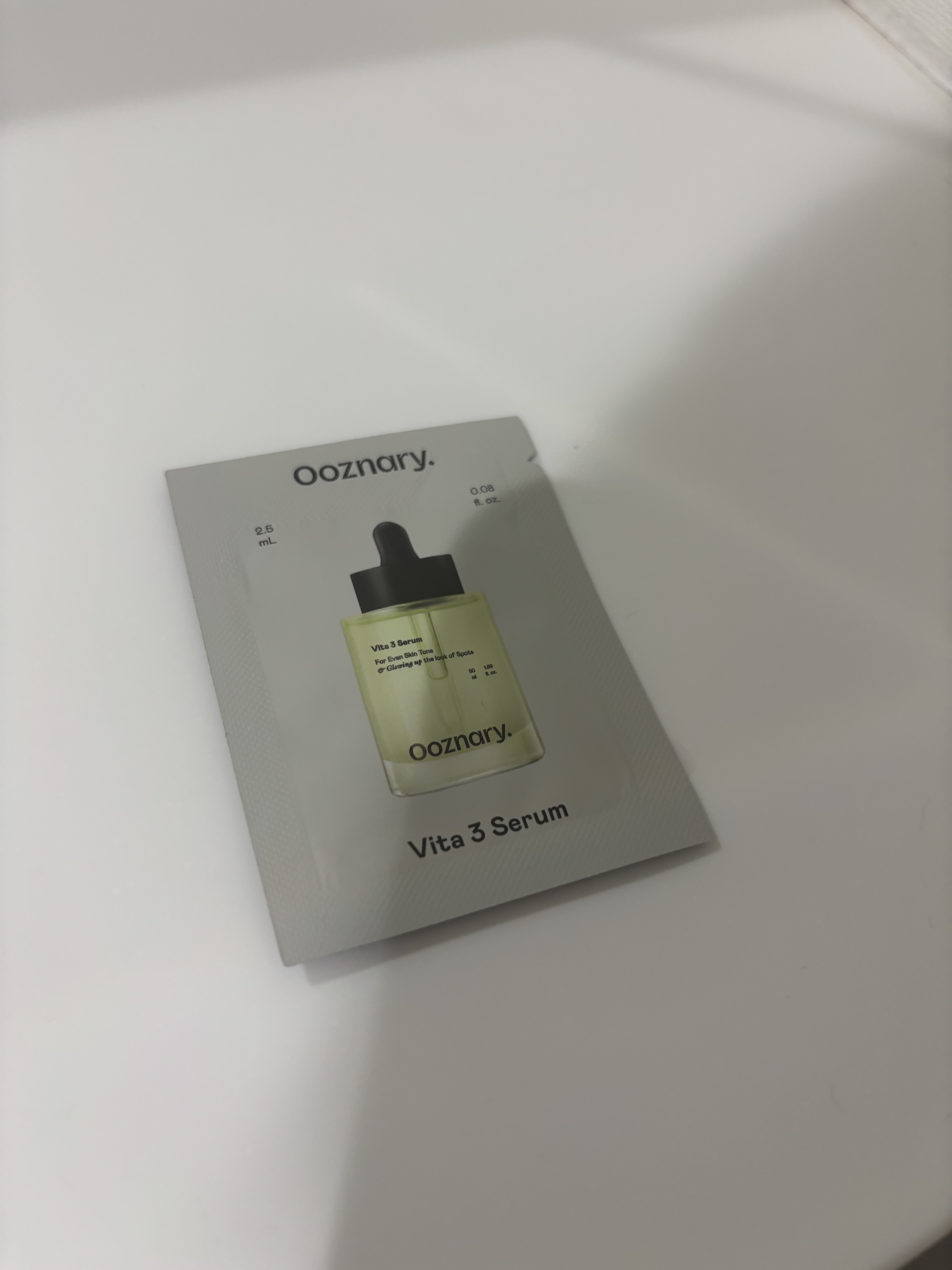 オーズナリー　ビタ3セラム　サンプル２個

Qoo10メガ割でSKIN1004のセンテラトナパを購入した際ついてきたサンプルです

ブルーのスカーフもいただきました

わずかに柑橘系の香りがしたような気がします

ビタミン系特有のペタつき感